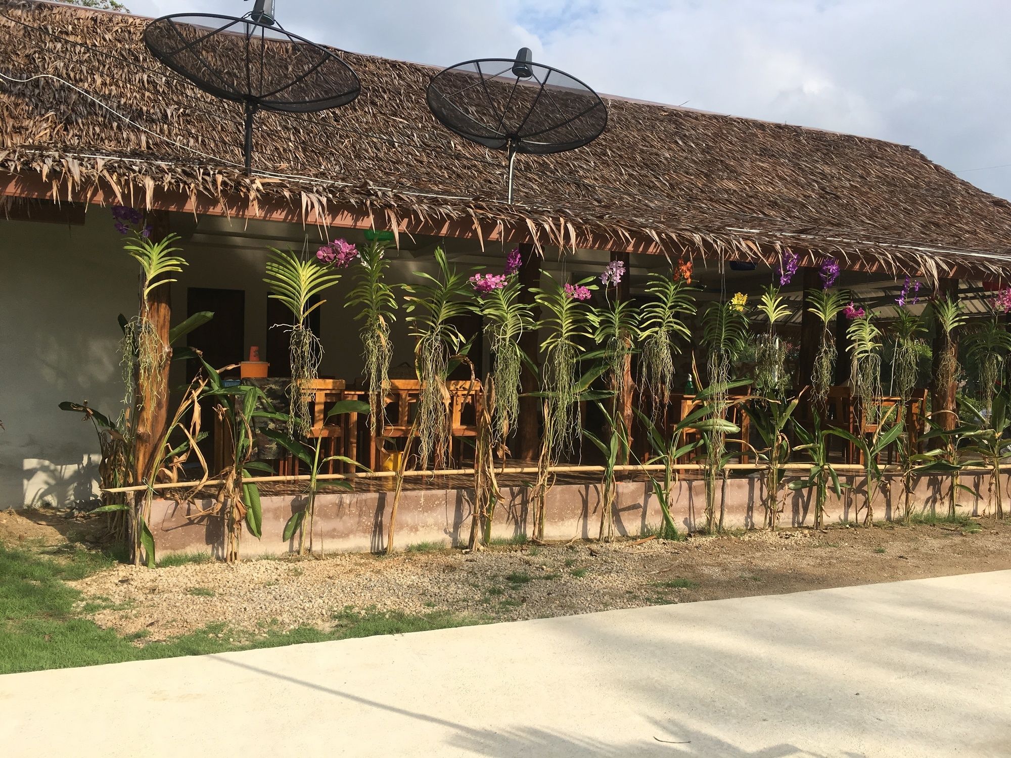 Pinthong Aonang Villa
