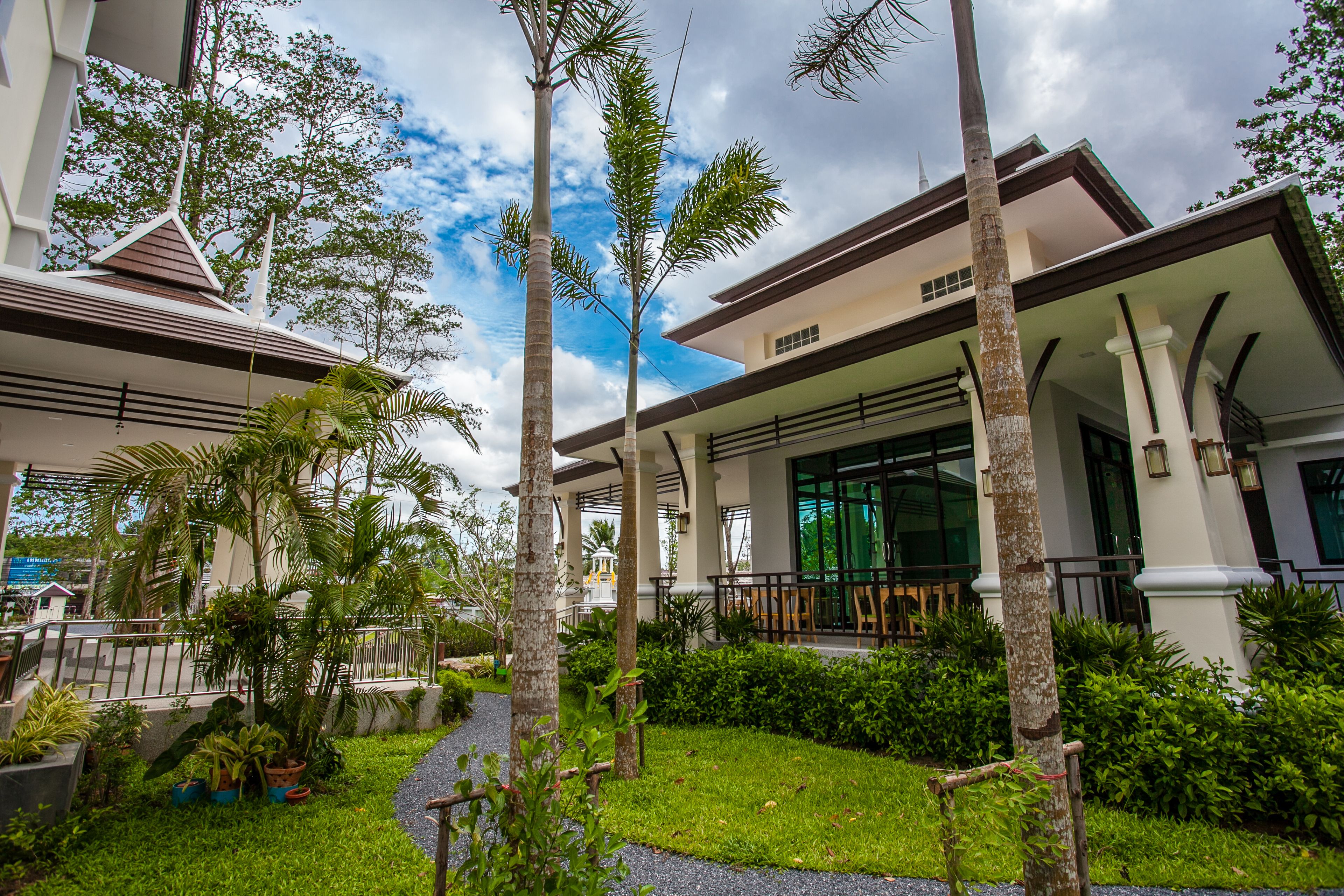 Wanarom Residence Hotel