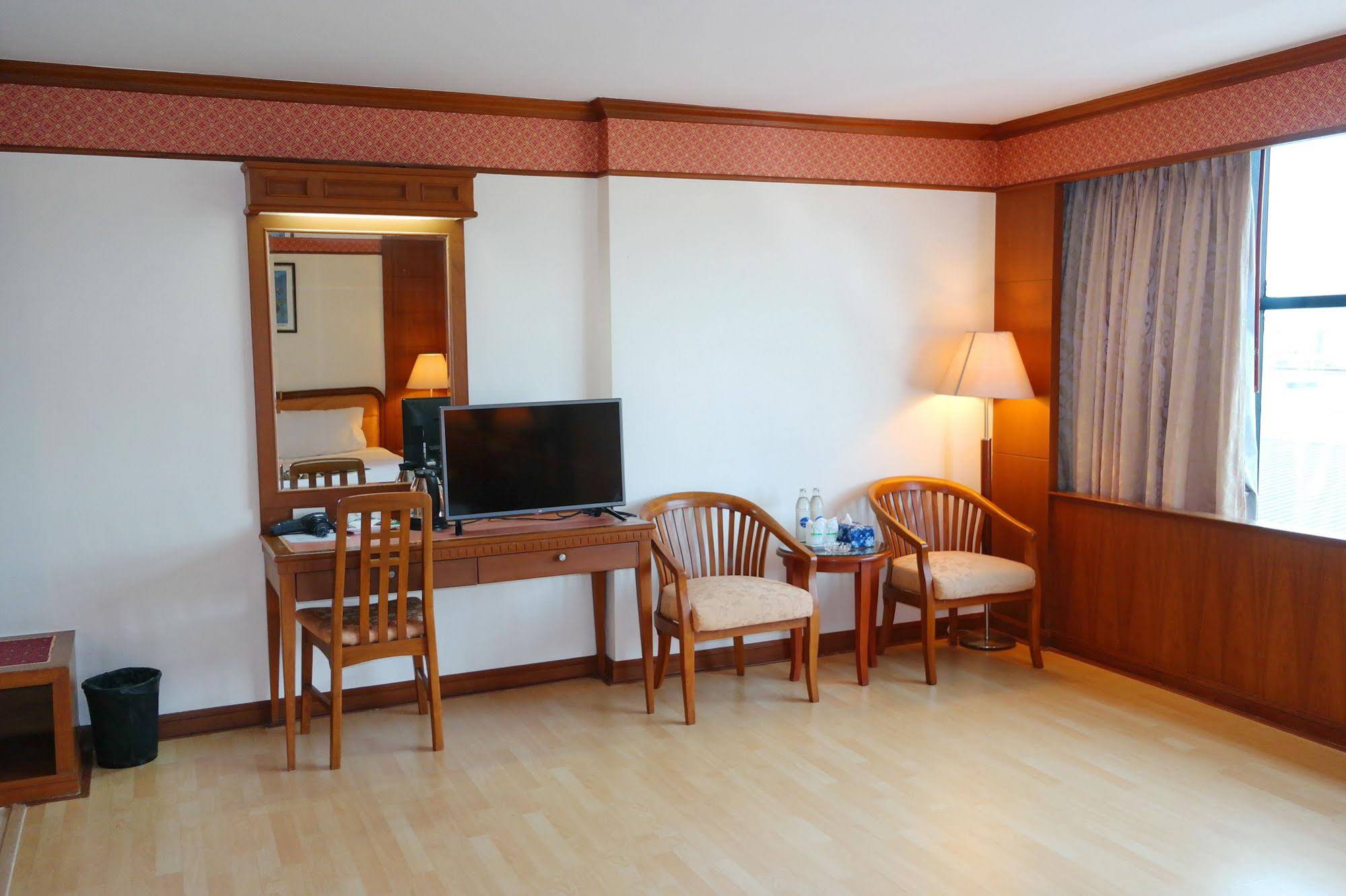 Grand Park Hotel