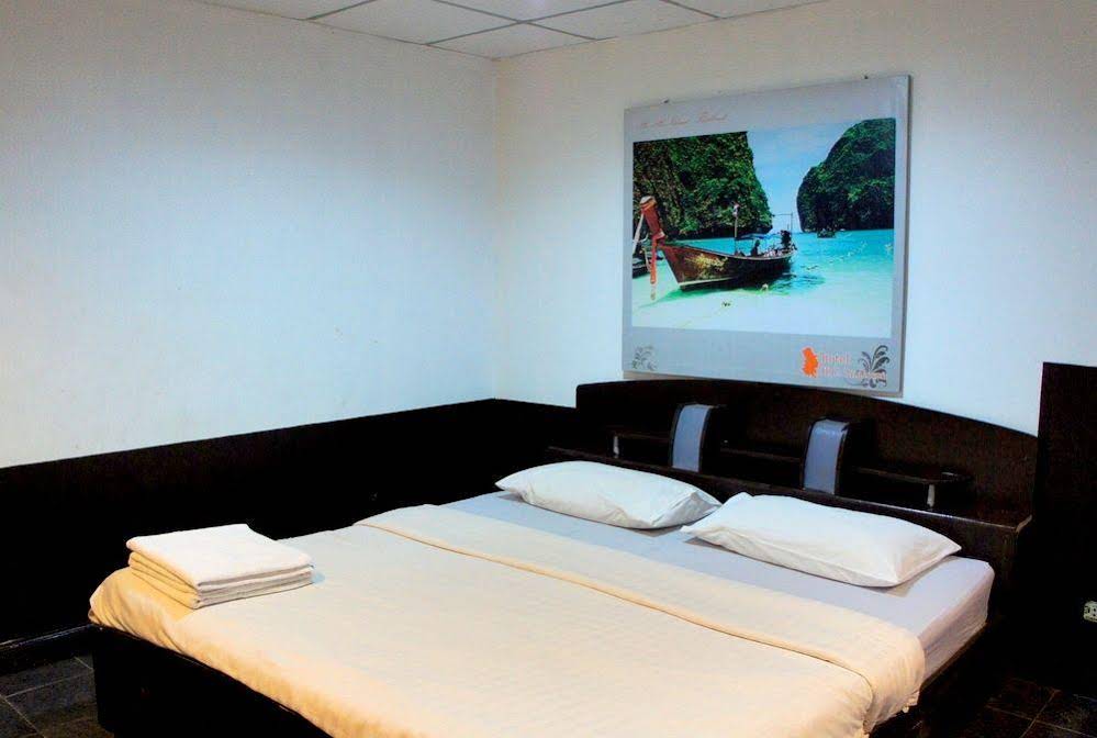 Golden Bee Phi Phi