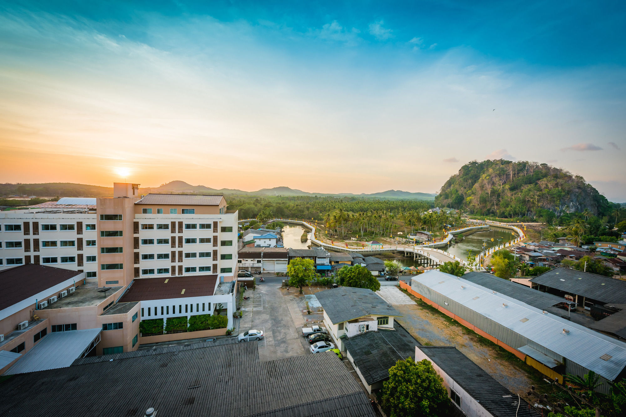 Sinkiat Buri Hotel