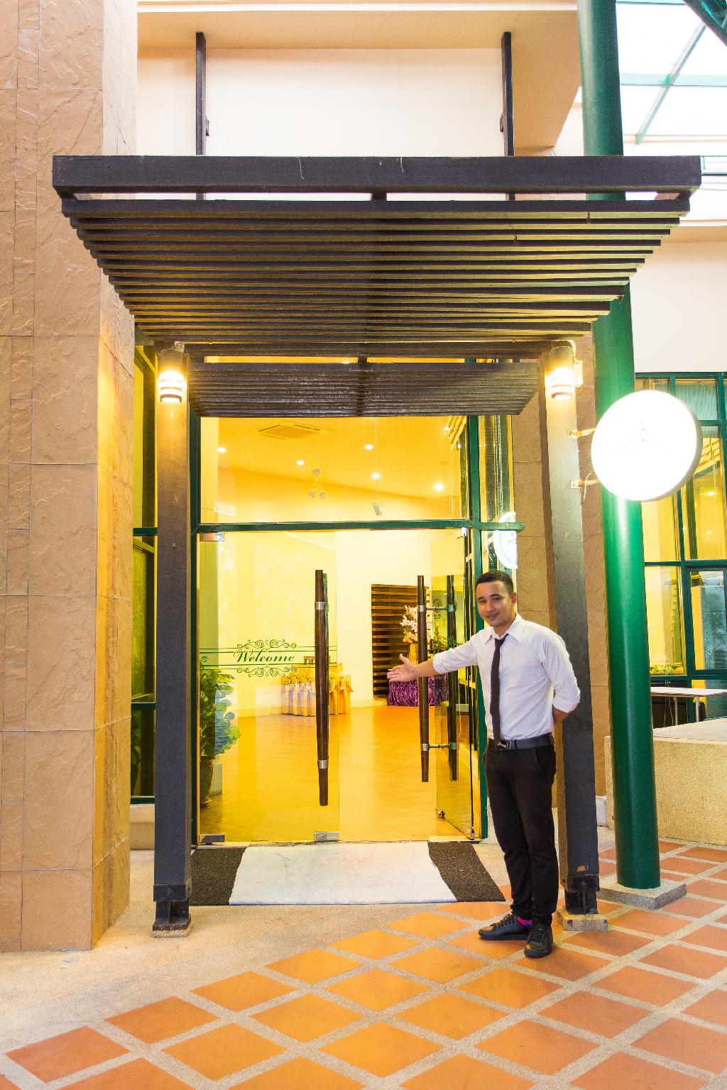 Solis Beach Hotel Rajamangala
