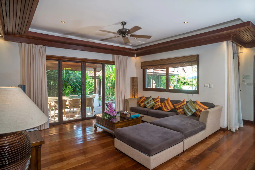 Baan Banburee