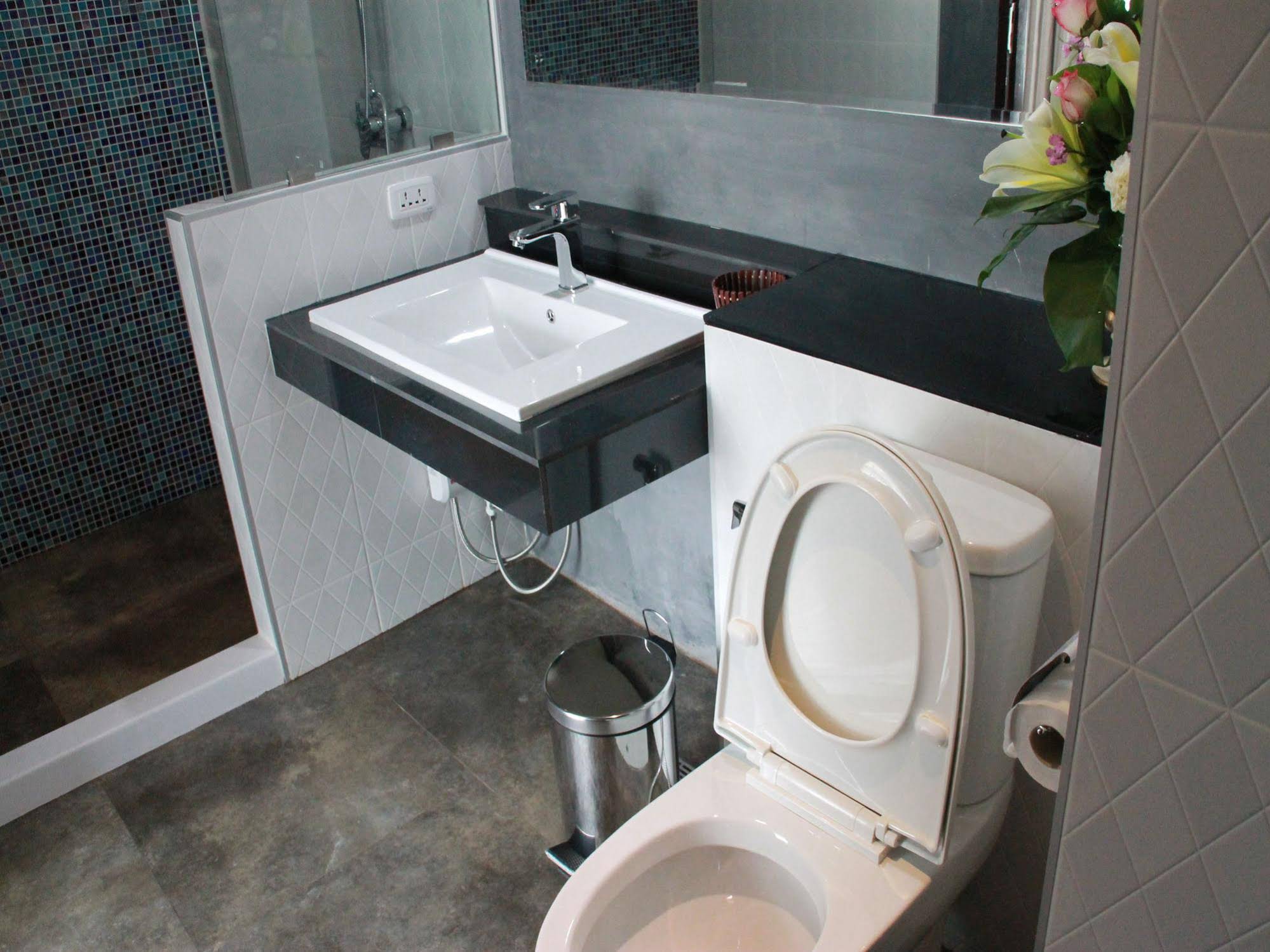 CBD Hotel Suratthani