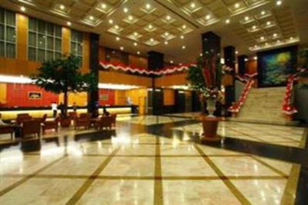 Diamond Plaza