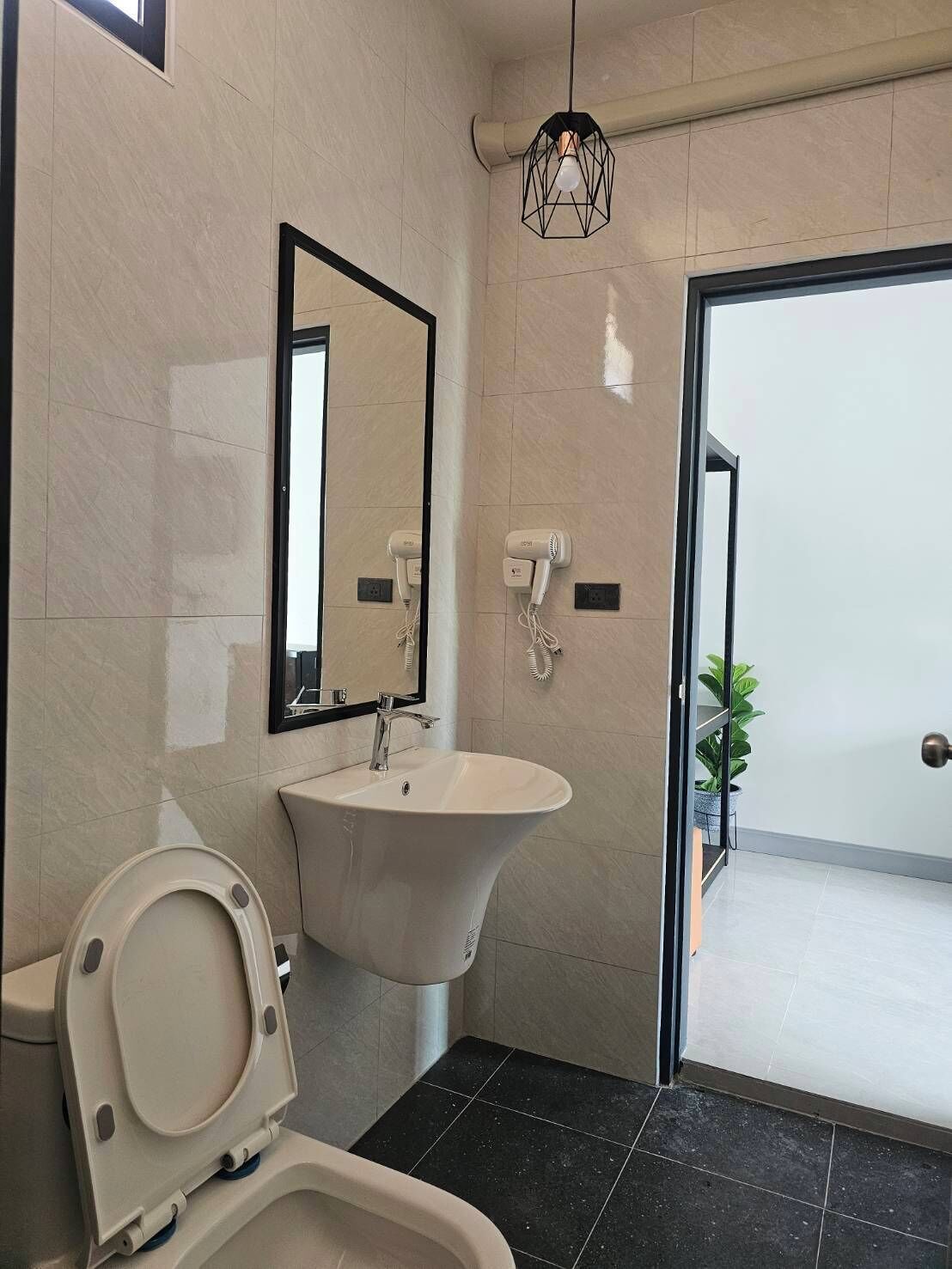 Hillside Premium Hotel