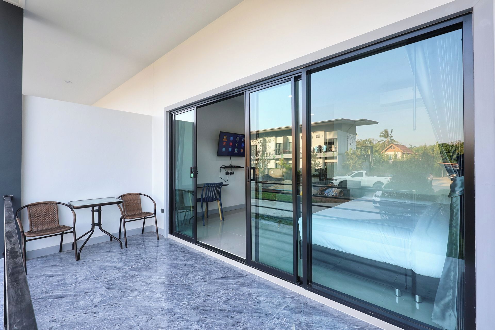 Hillside Premium Hotel