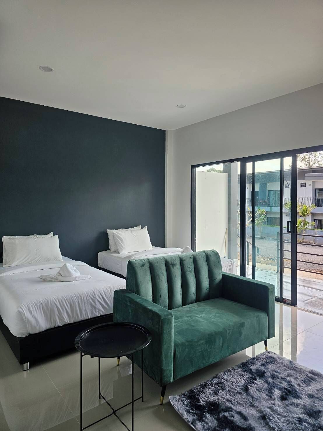 Hillside Premium Hotel