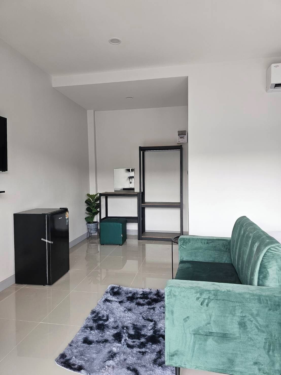 Hillside Premium Hotel