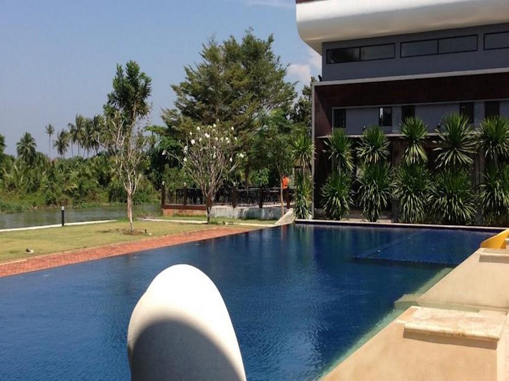 Naraya Riverside Resort