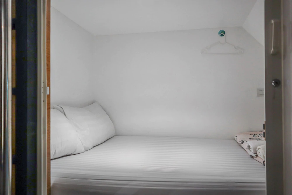 Sleep Box Hostel Suratthani