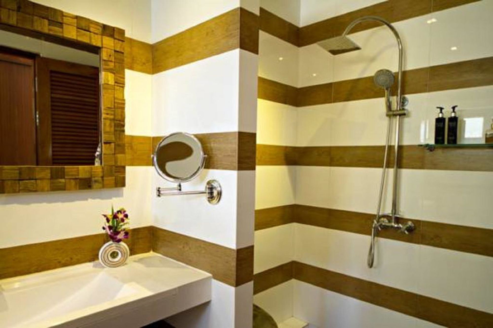 Tropical Season Villa Resort