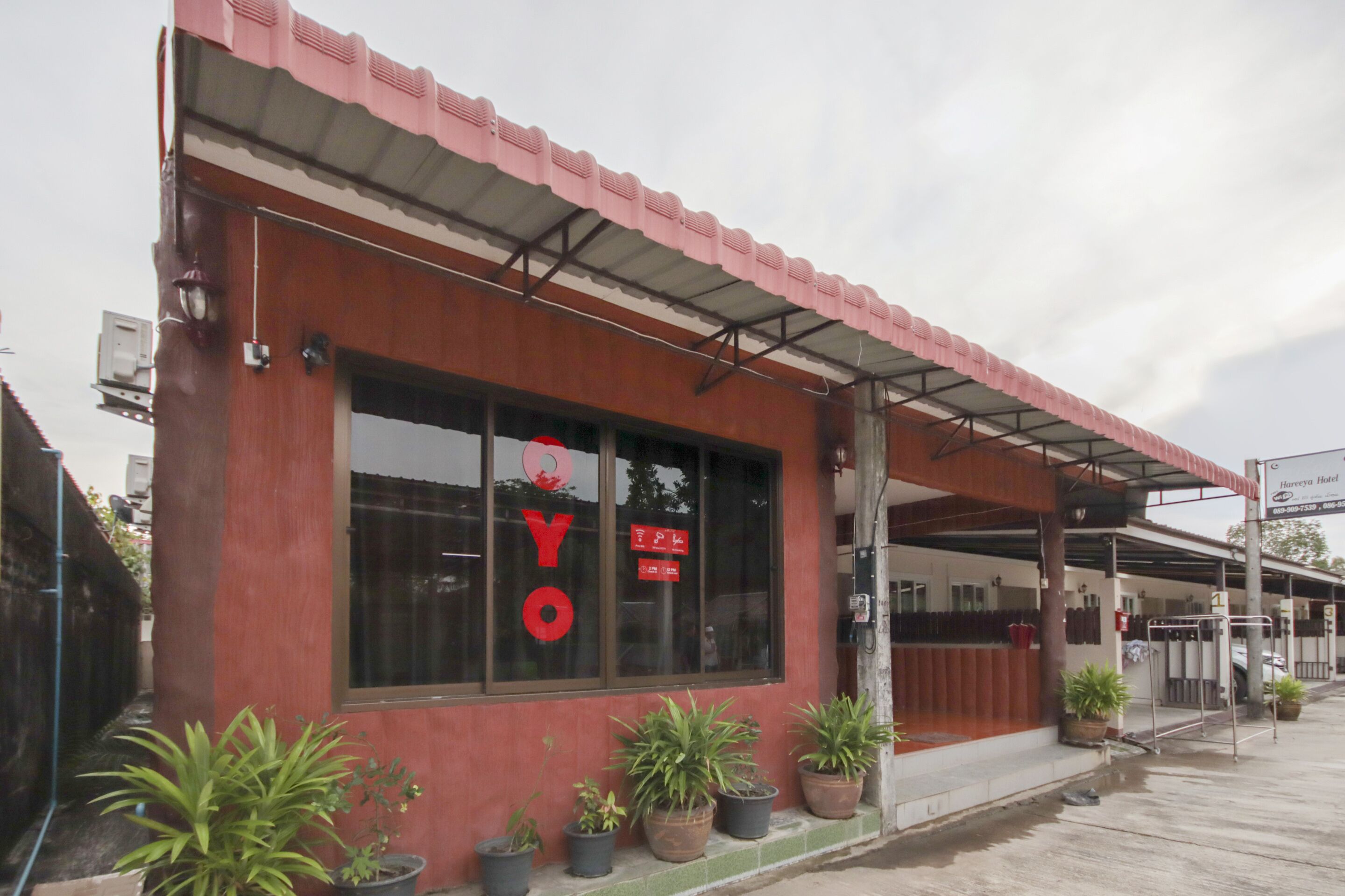 OYO 75331 Hareeya Hotel