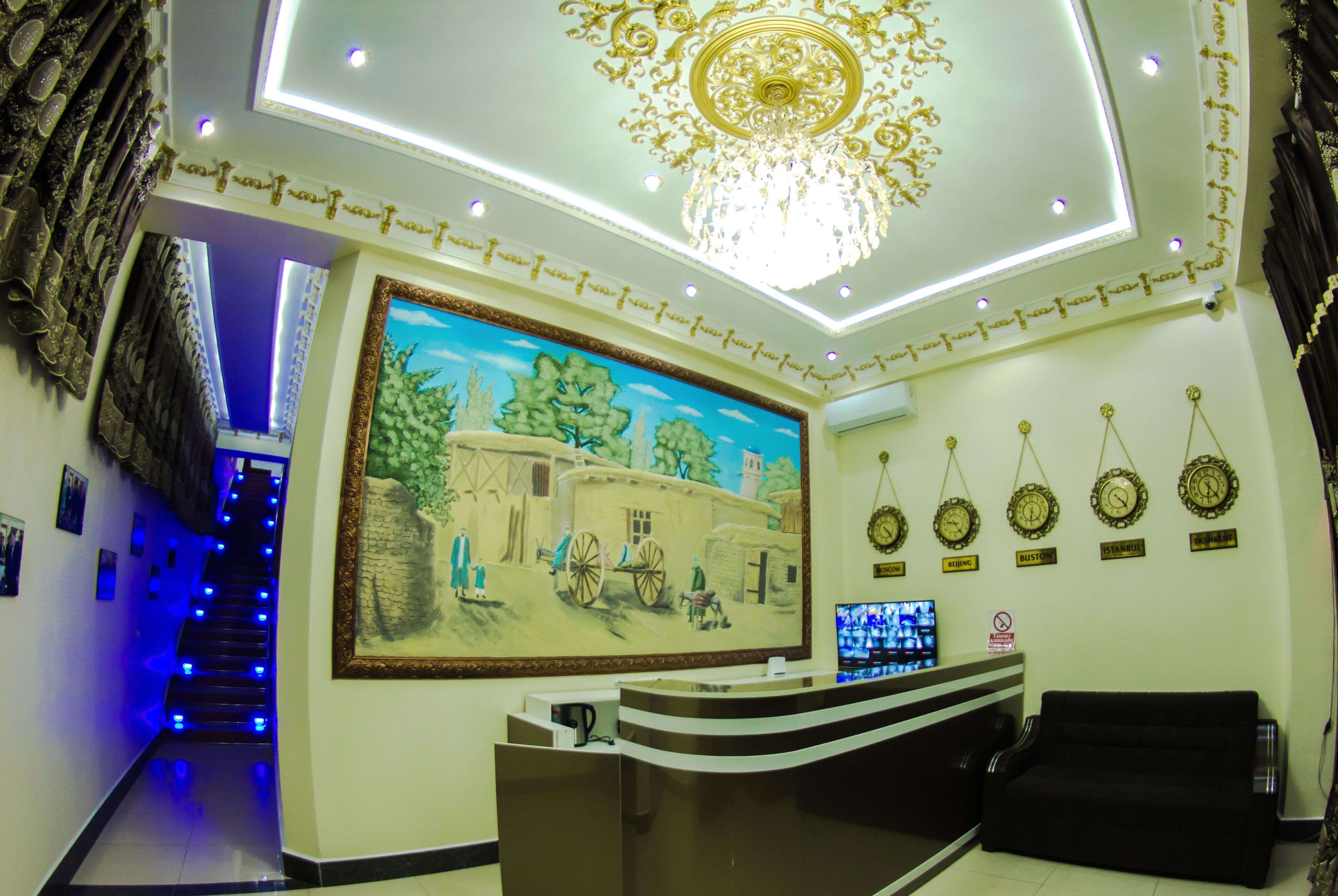 Hotel Buston