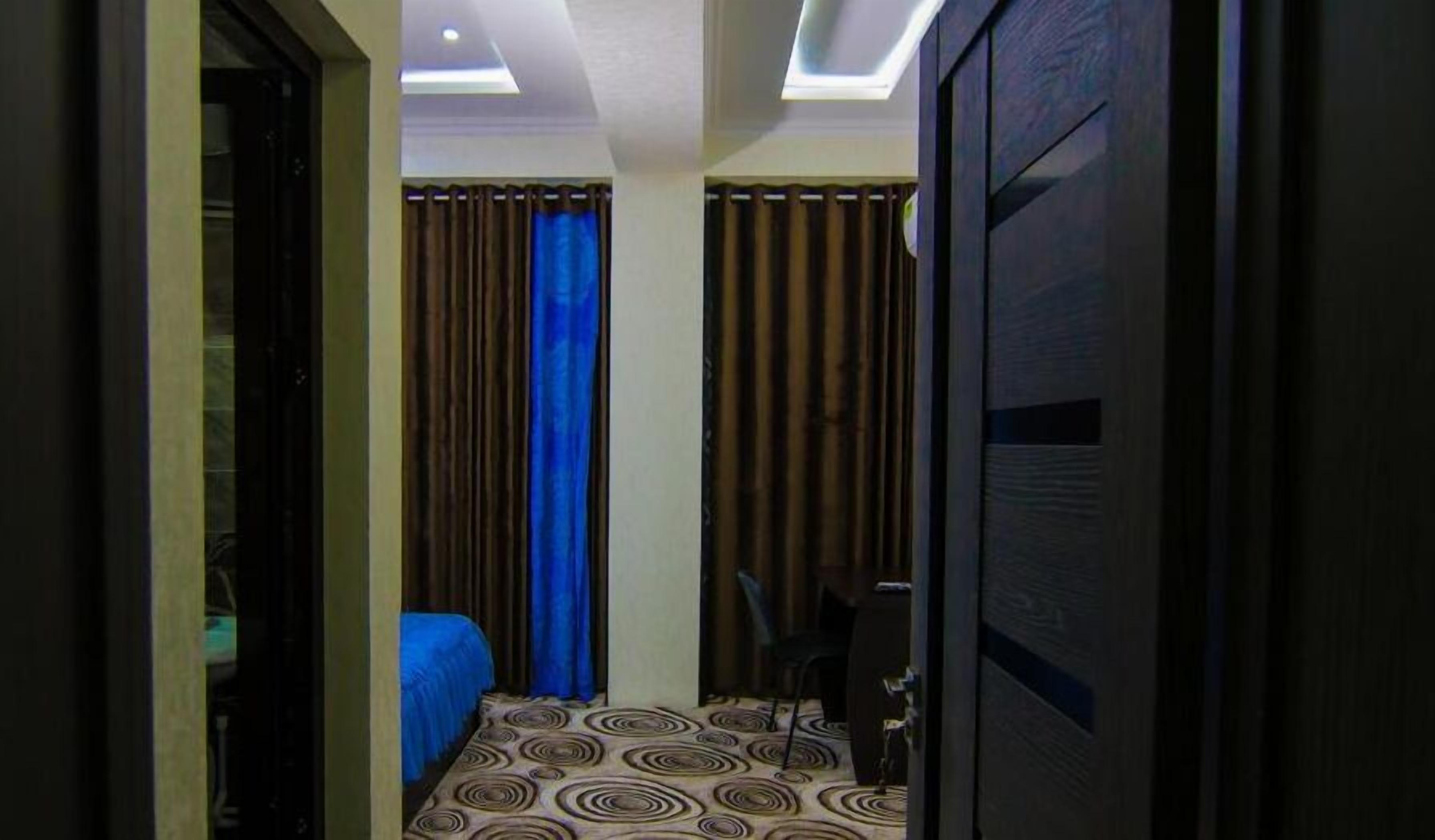 Hotel Buston