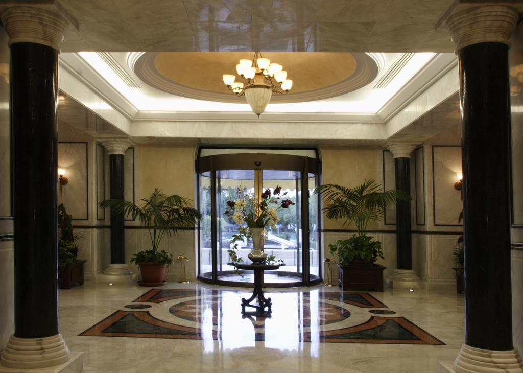 Les Oliviers Palace