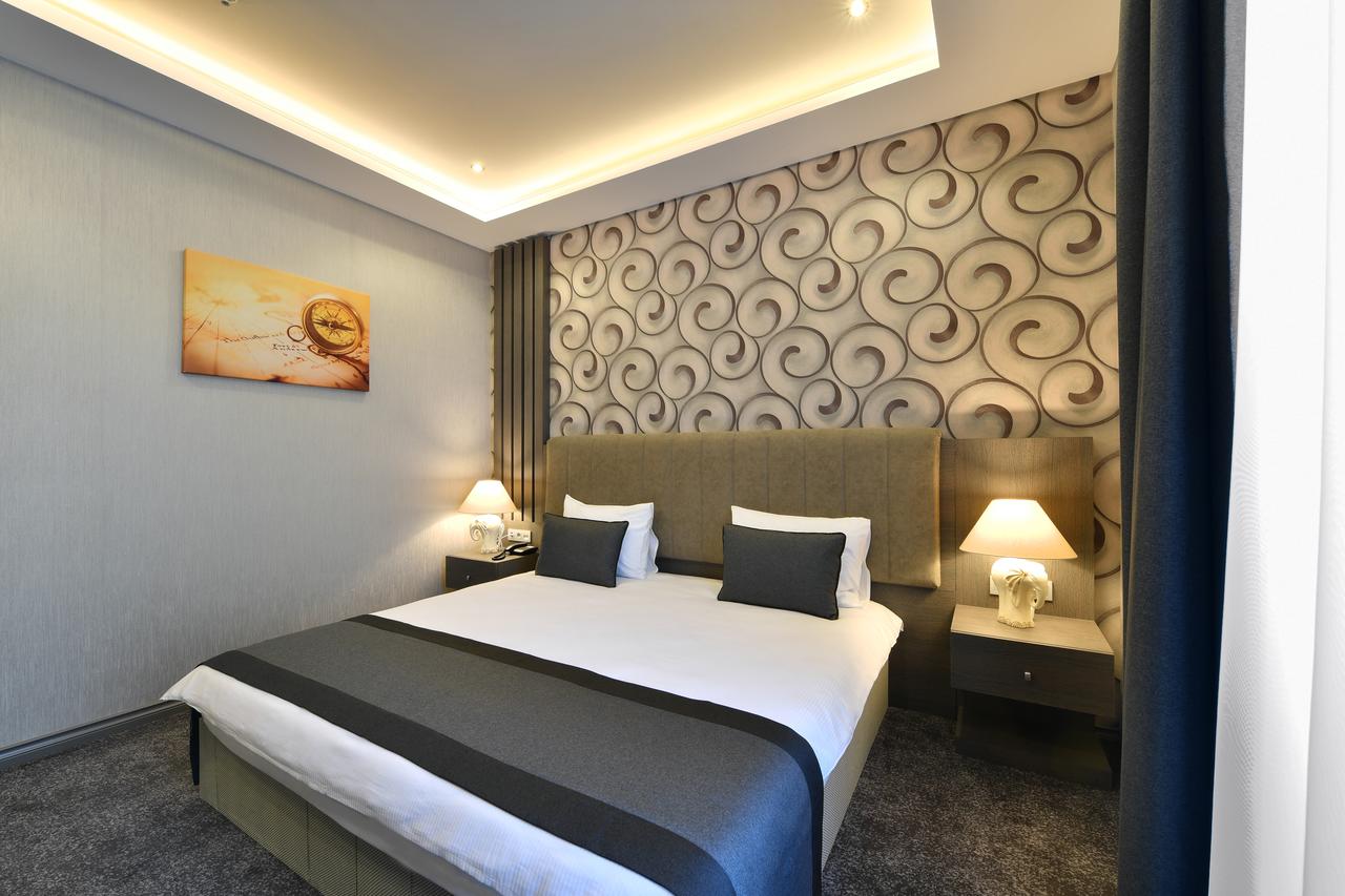 D'Lux Boutique Hotel