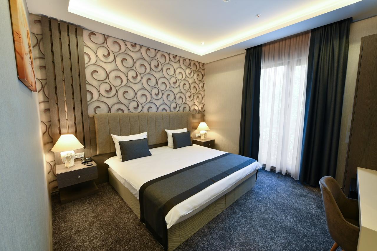 D'Lux Boutique Hotel
