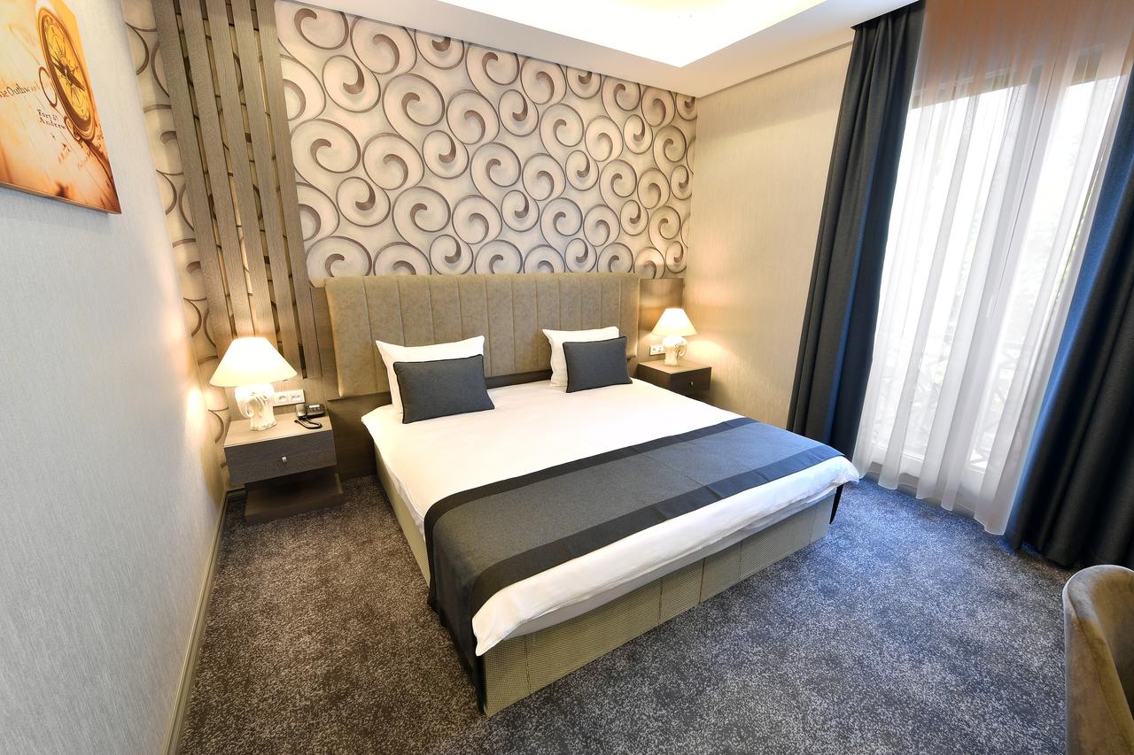 D'Lux Boutique Hotel