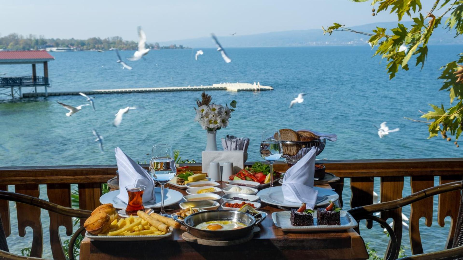 SASA SAPANCA Hotel & Restaurant