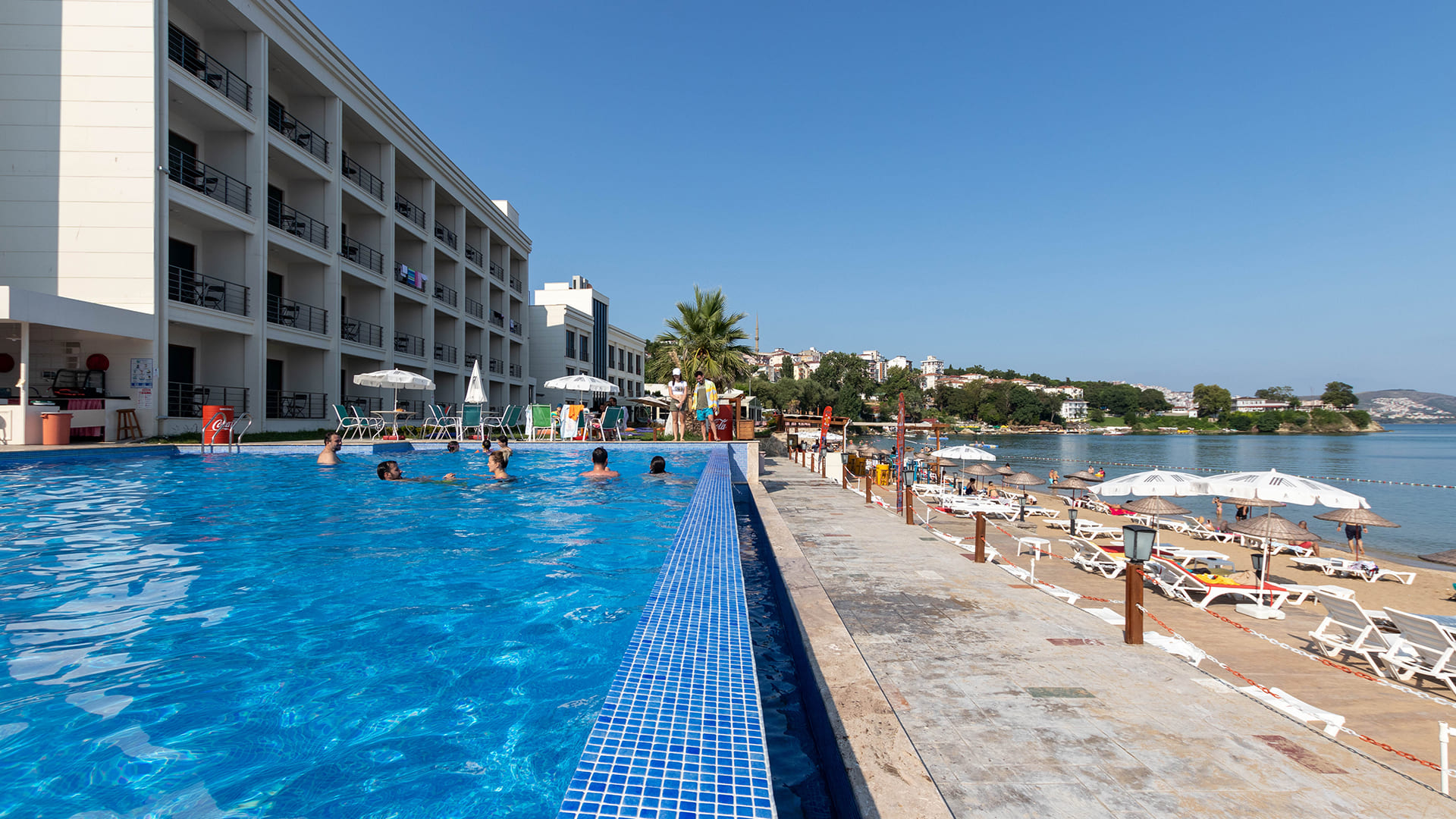 Alinn Hotel & Beach