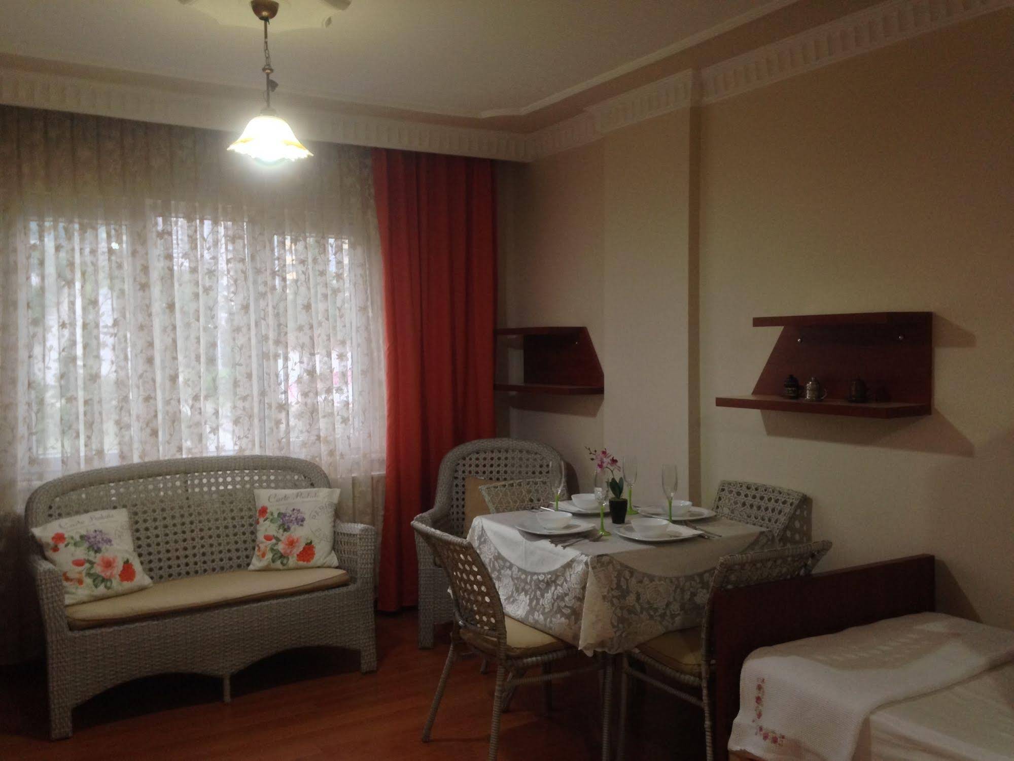 Nazli Apartment
