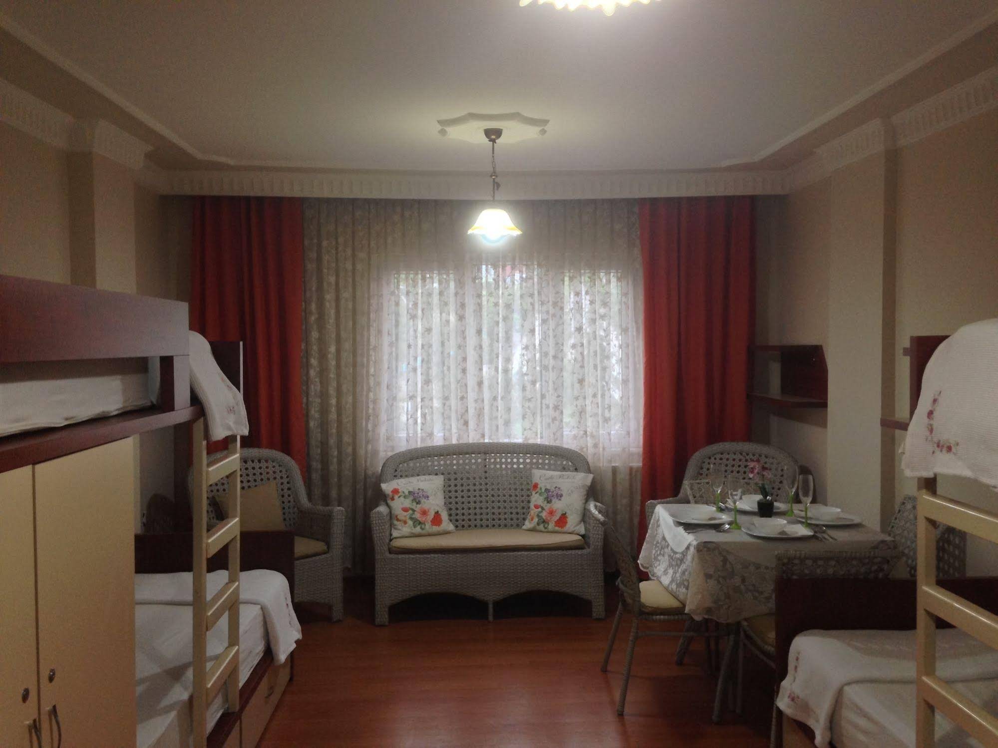 Nazli Apartment