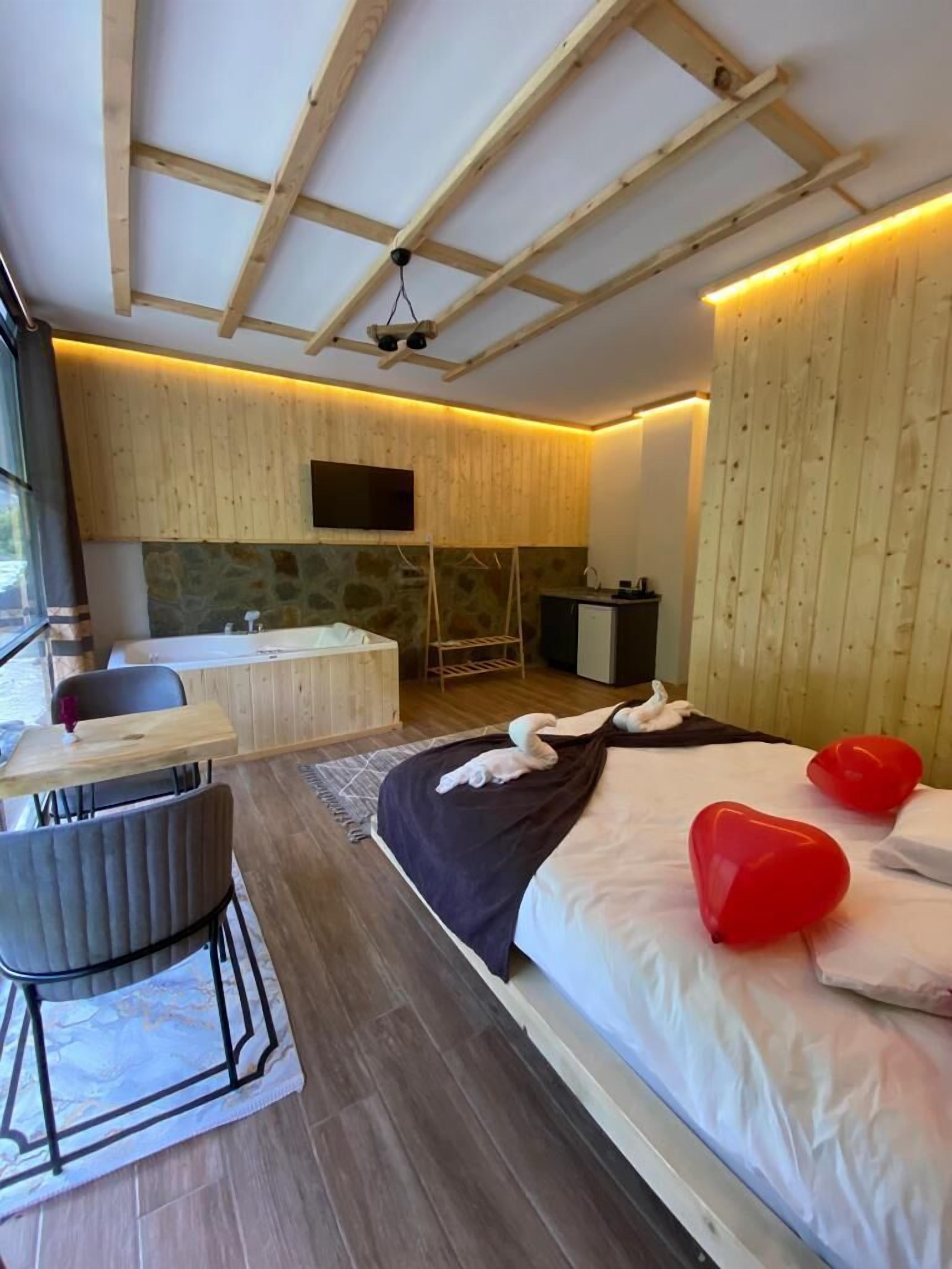 Dogal Suit Bungalov