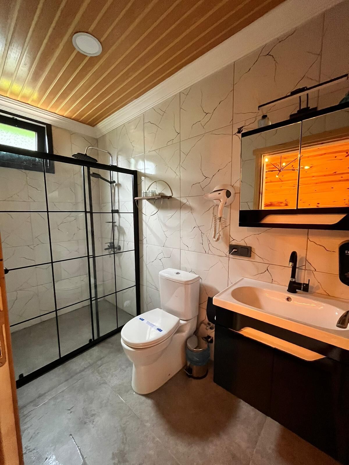 Kiana Bungalov