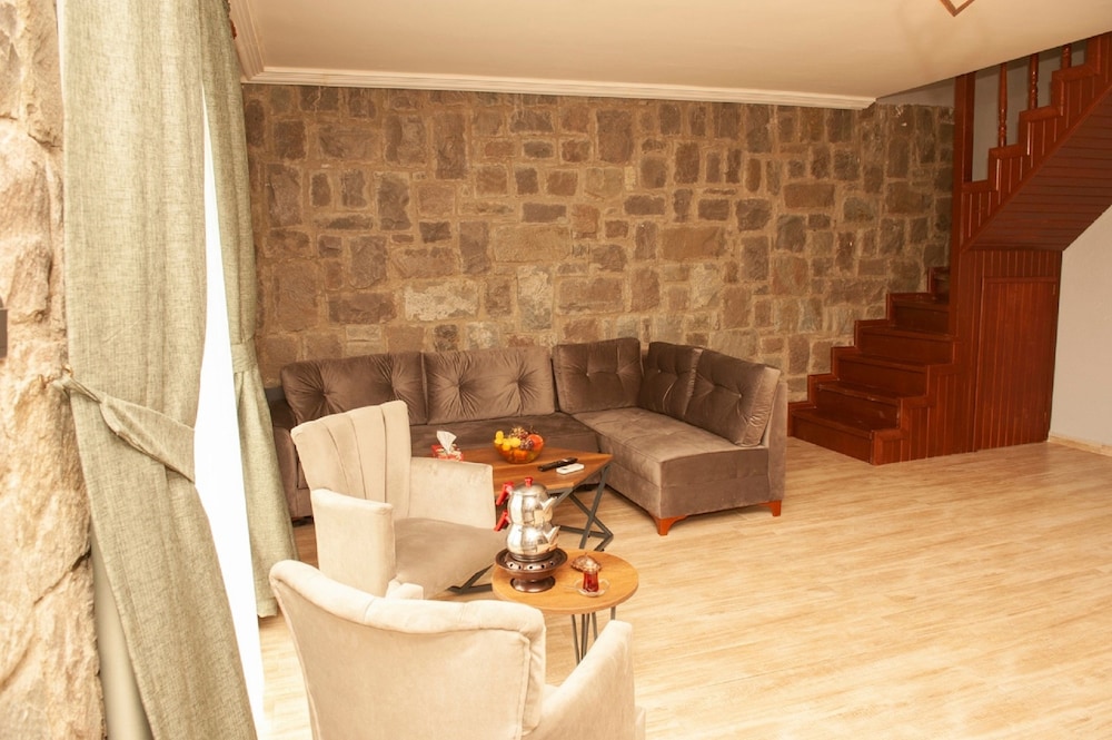 Royal Villa Hotel