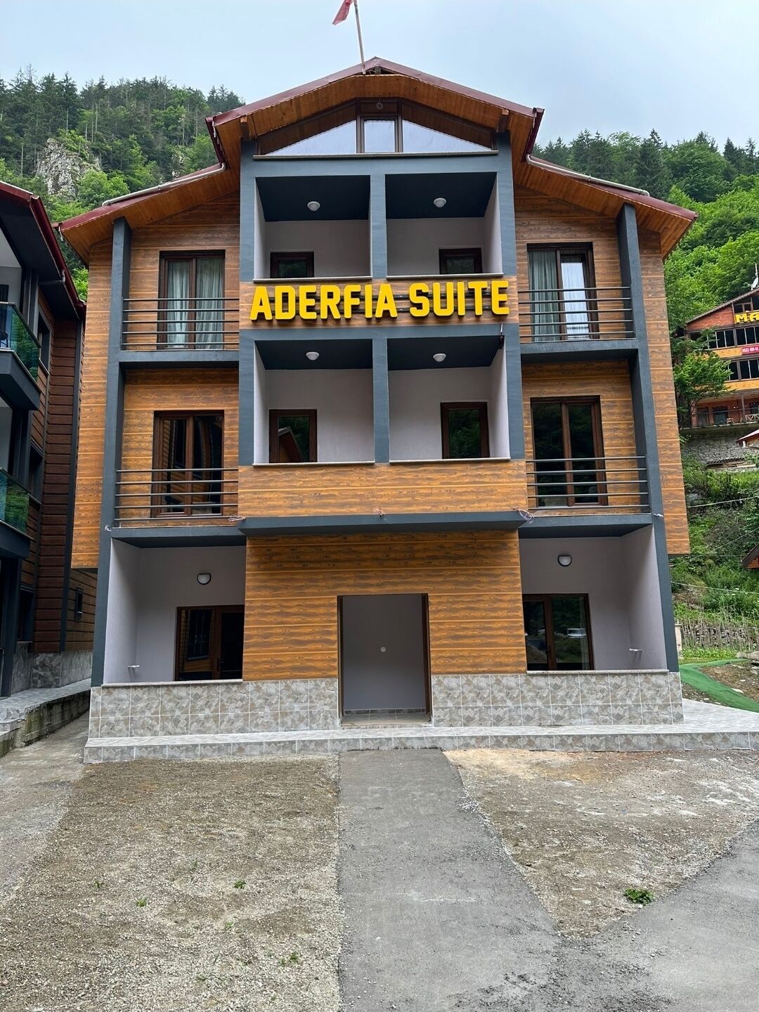 Aderfia Suite Hotel