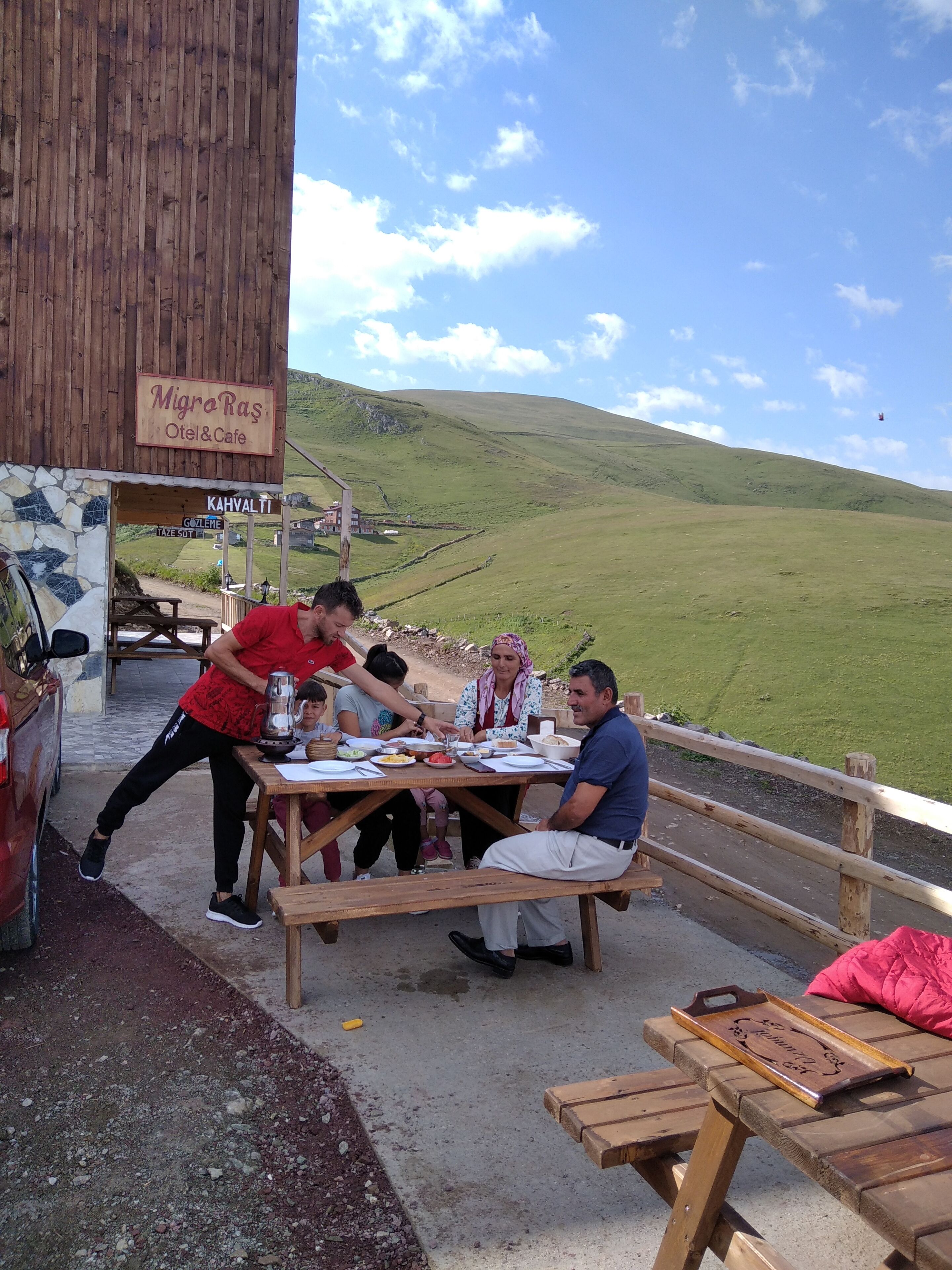Migroras Otel & Restaurant - Karestel Yaylasi