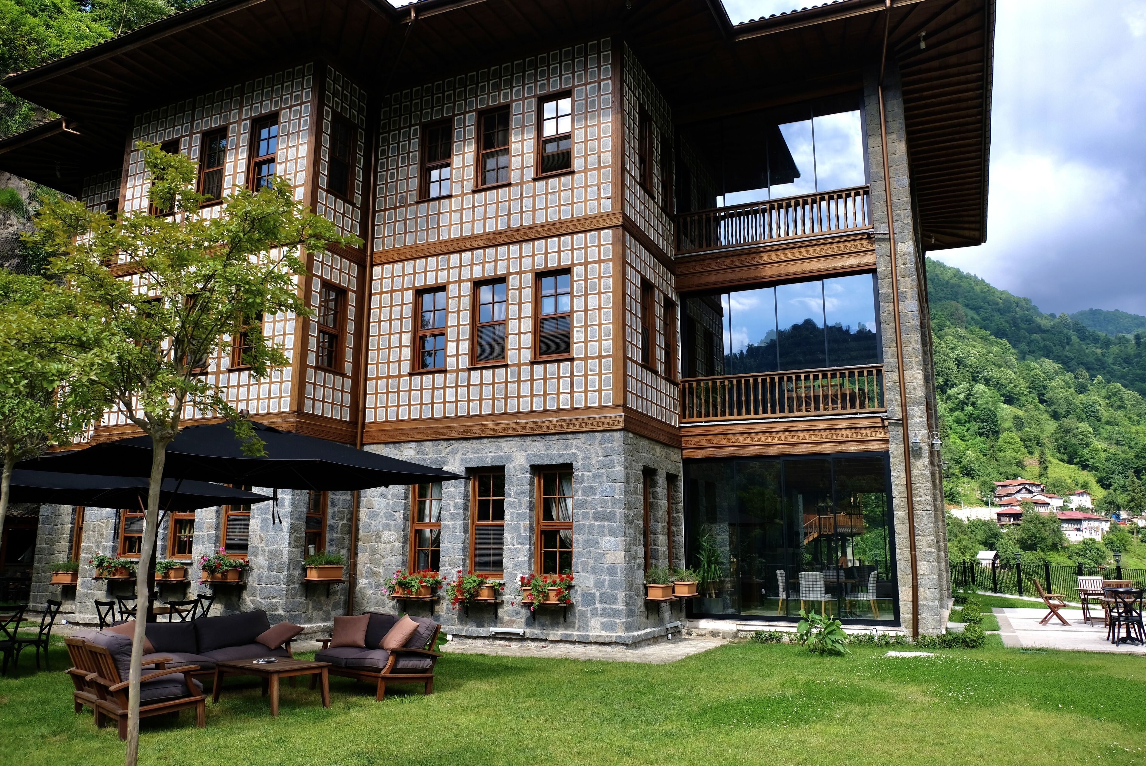 Hakoni House