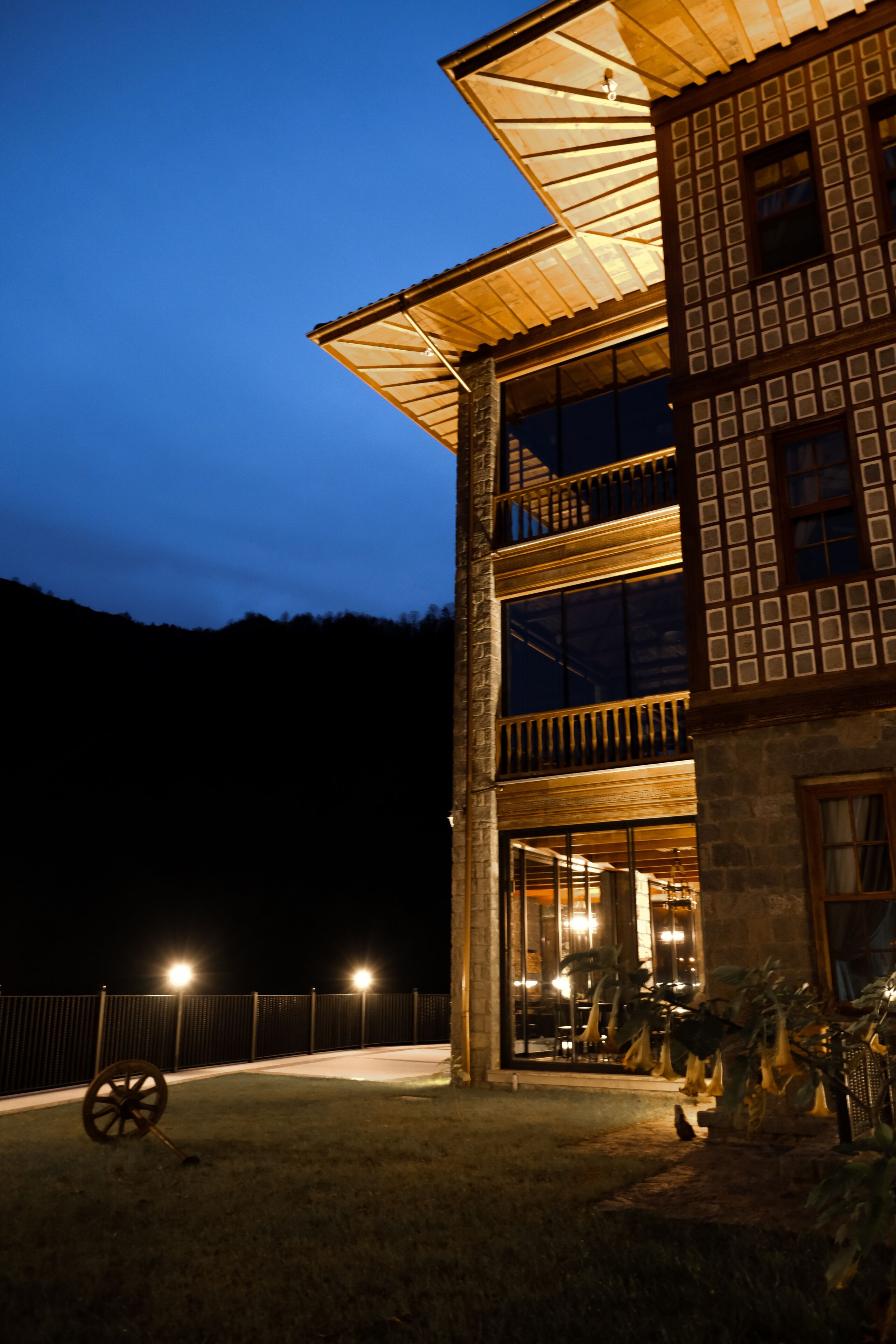 Hakoni House