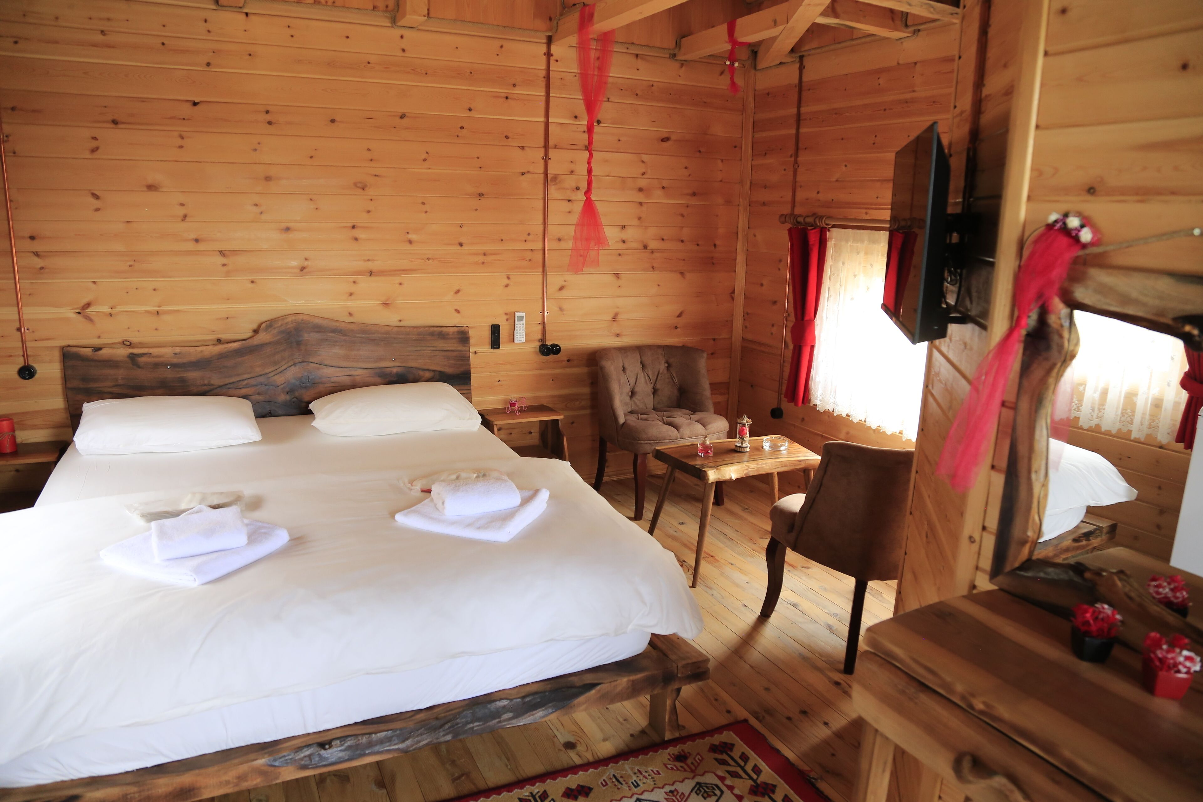 Teona Caglayan Bungalov