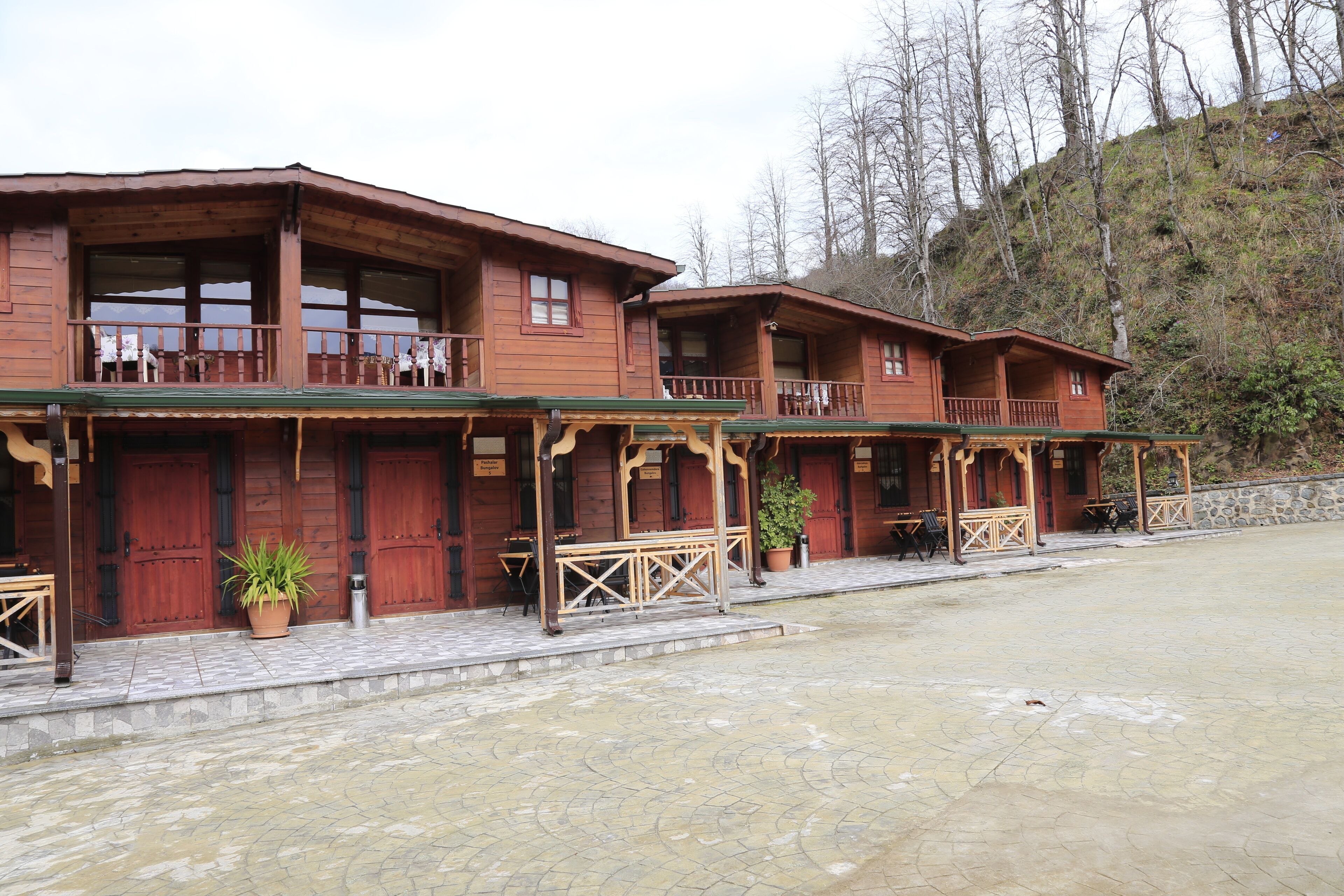 Teona Caglayan Bungalov