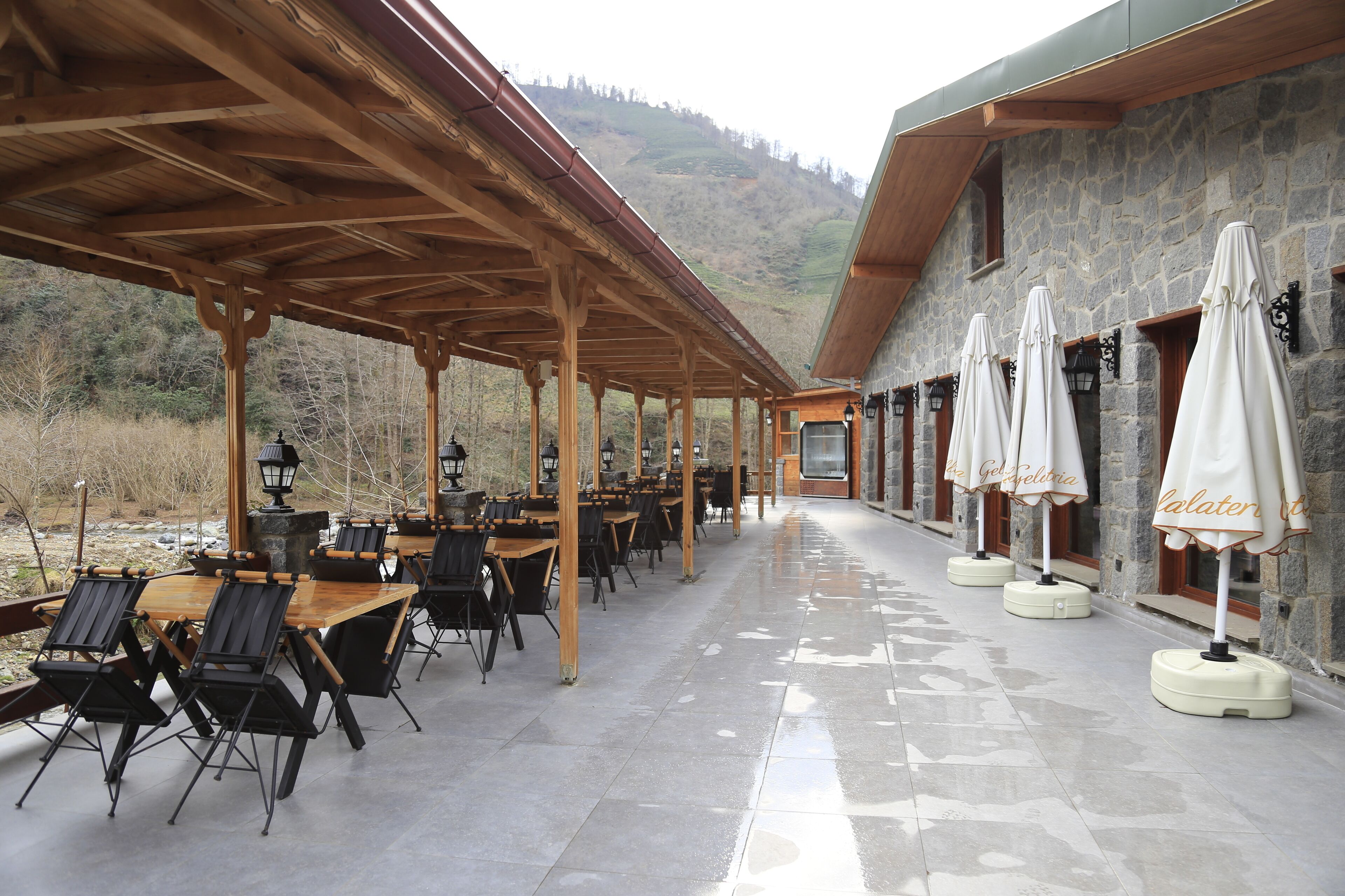 Teona Caglayan Bungalov