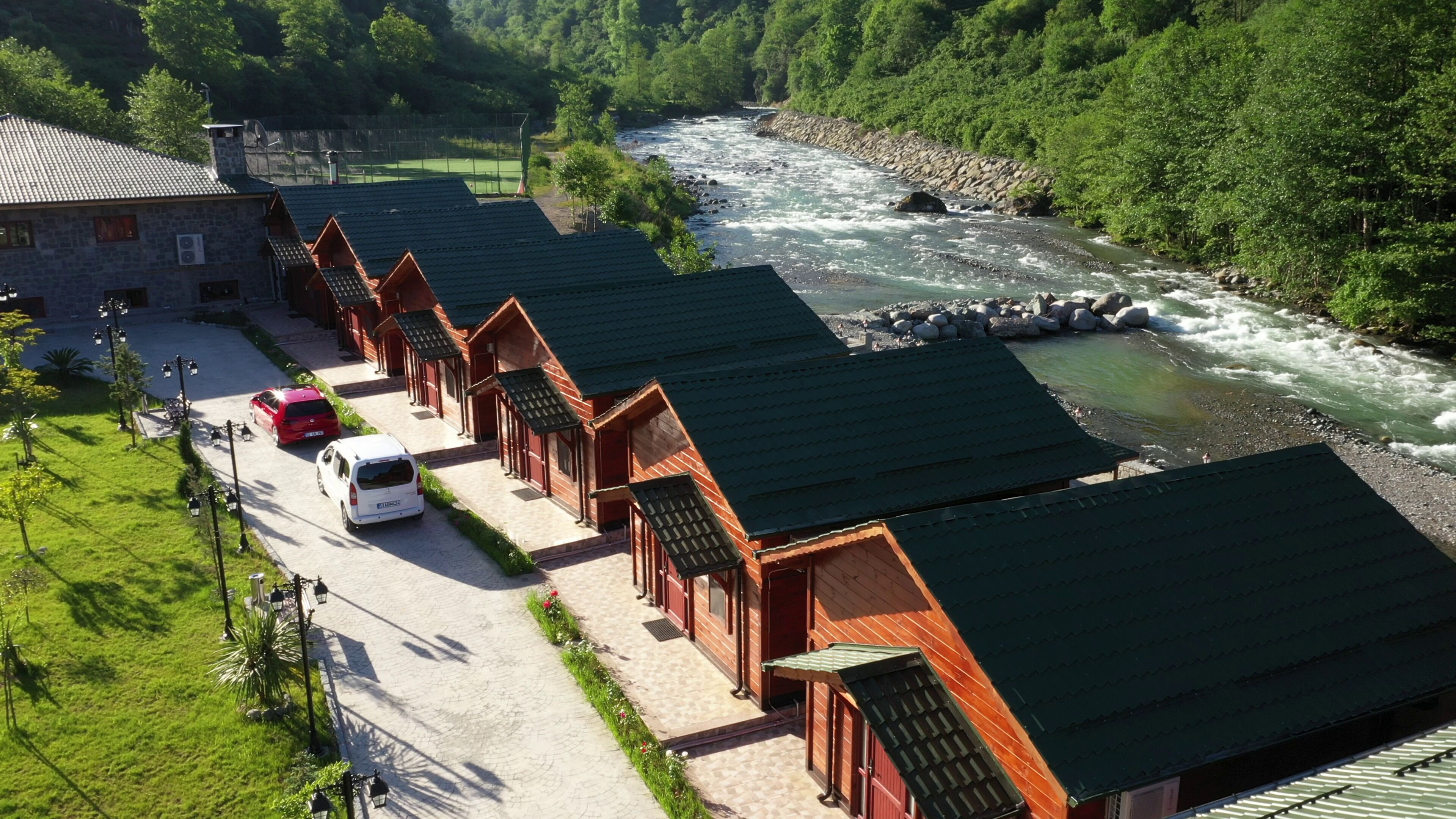 Teona Caglayan Bungalov