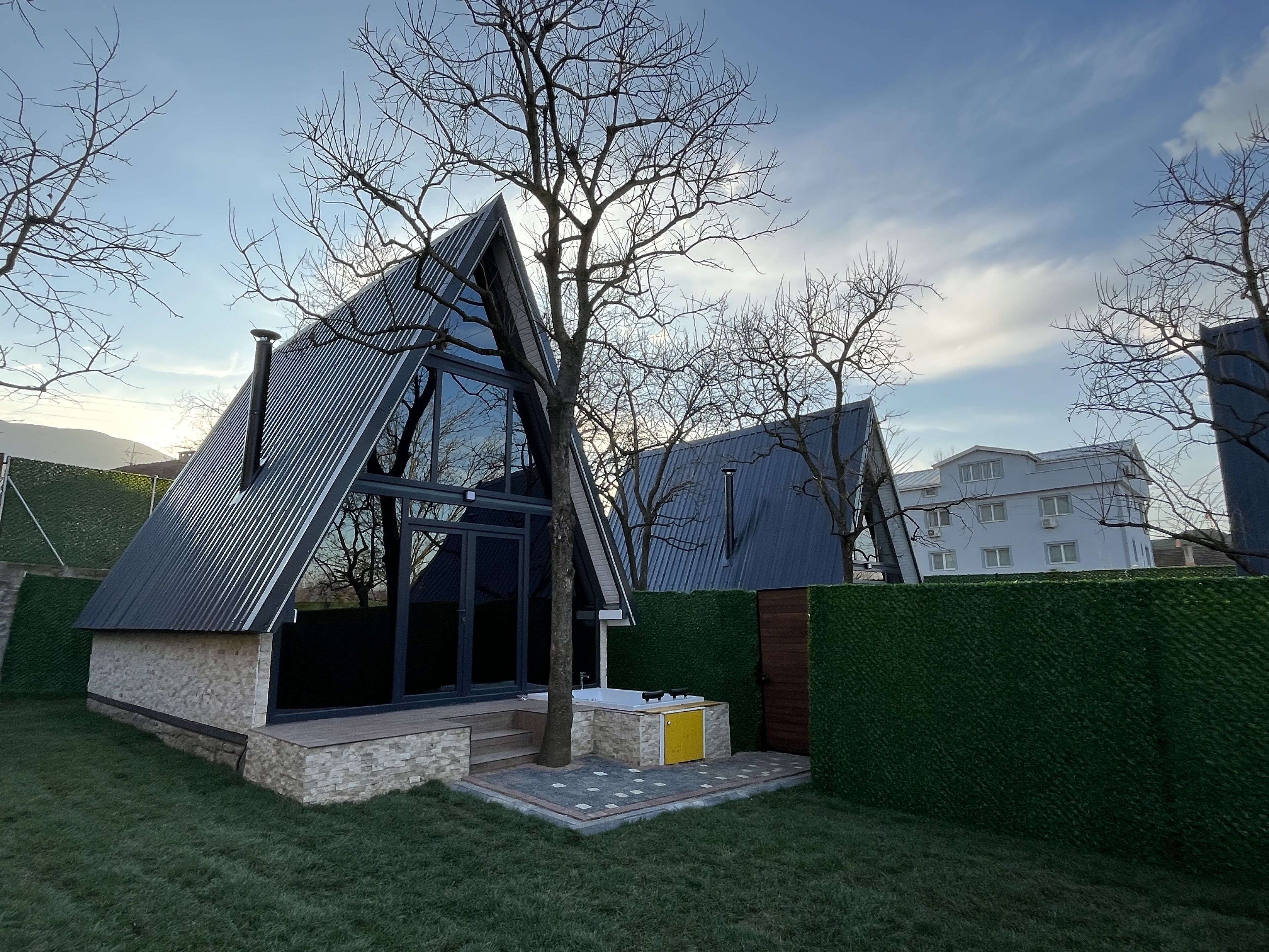 Pop Suit Bungalow