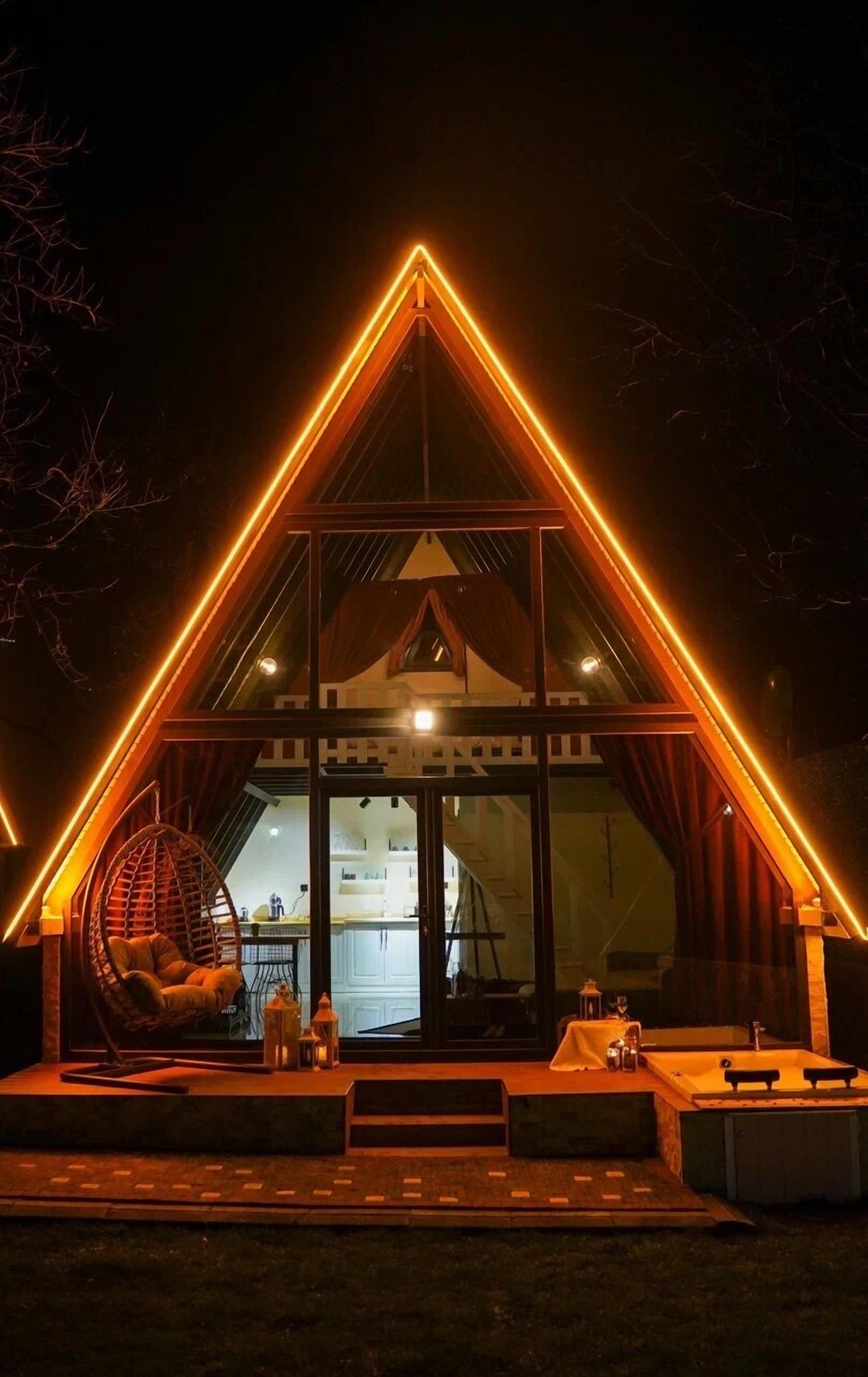 Pop Suit Bungalow