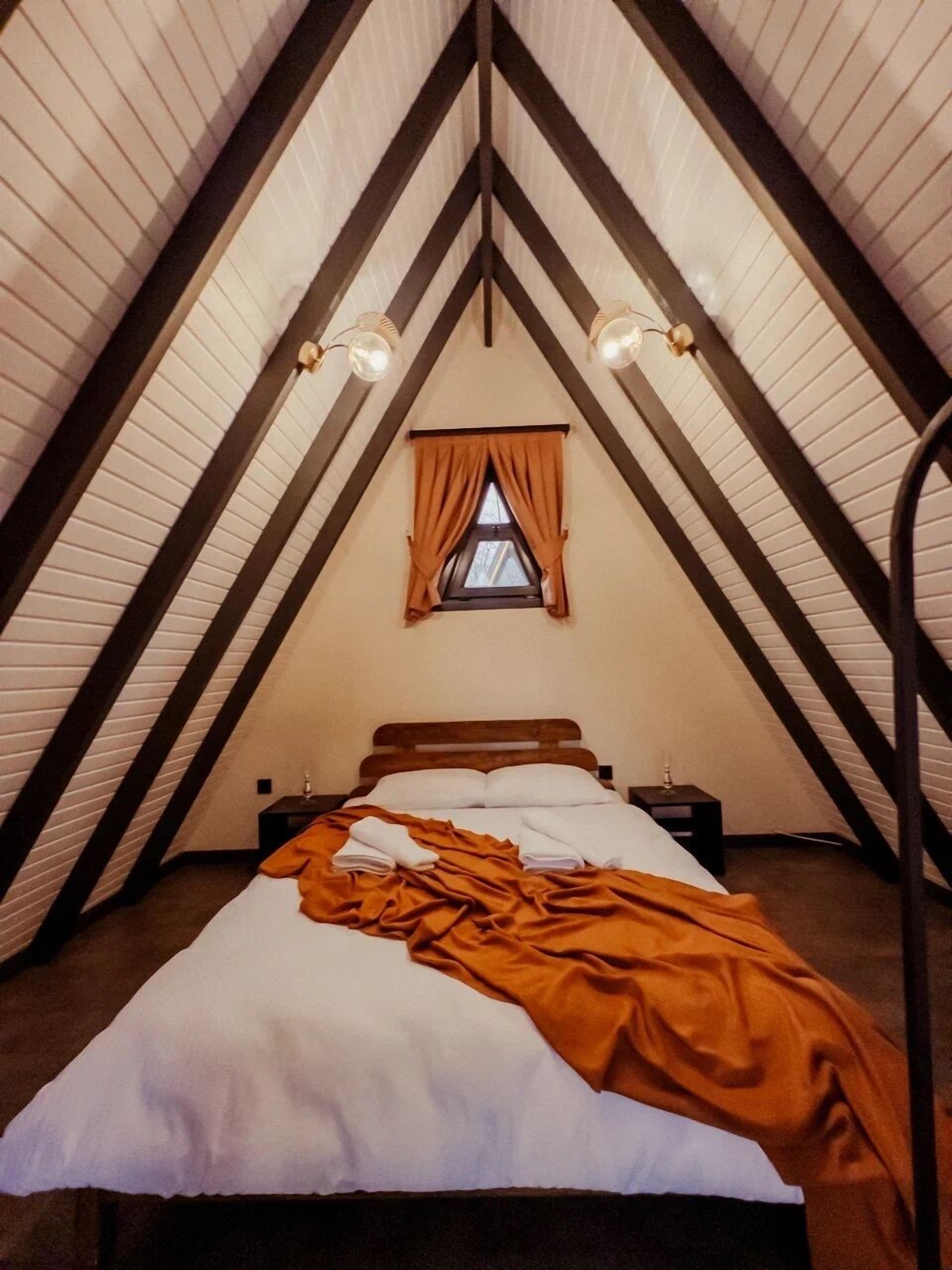Pop Suit Bungalow
