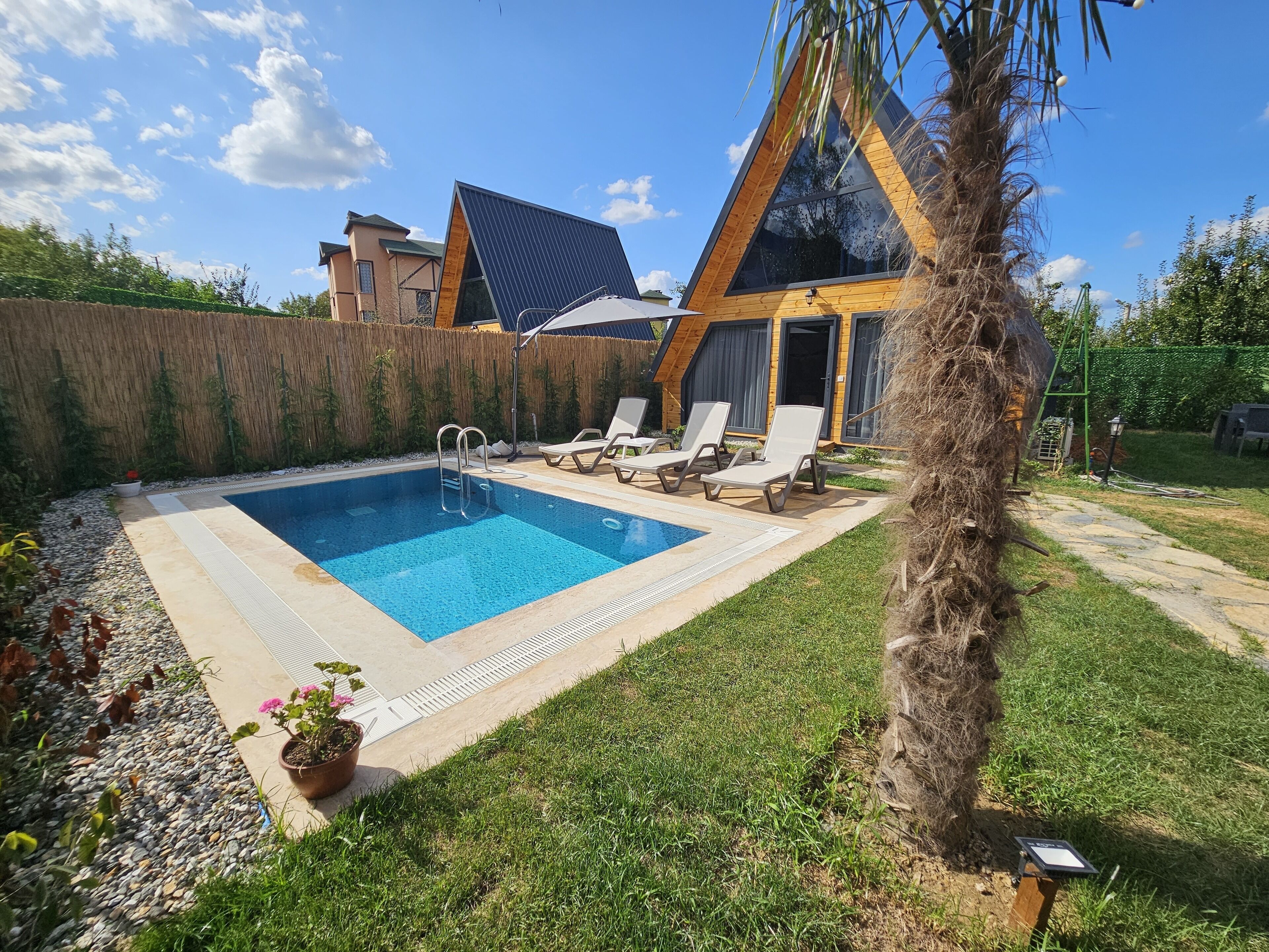 Teona Kartepe Bungalov