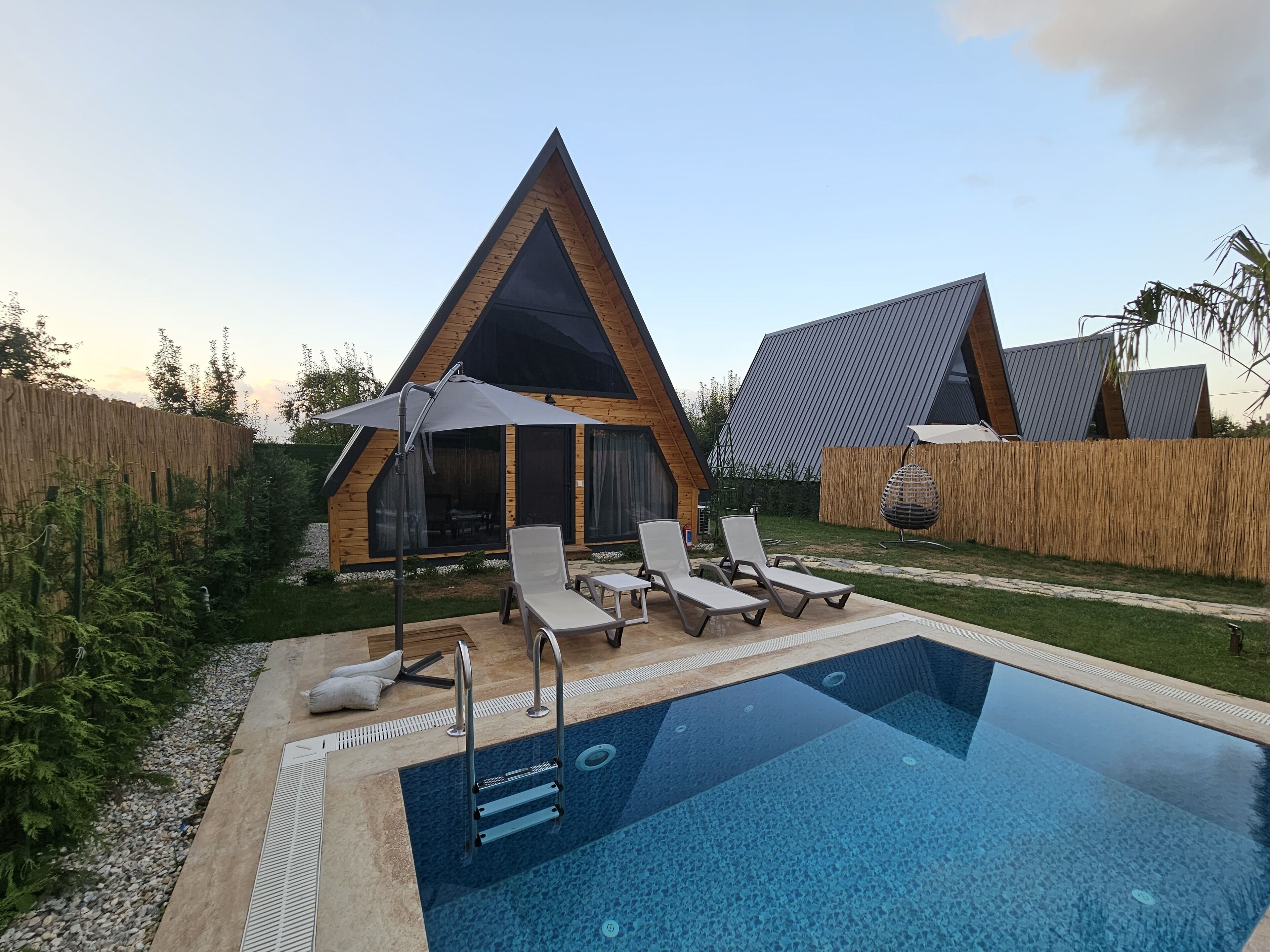 Teona Kartepe Bungalov