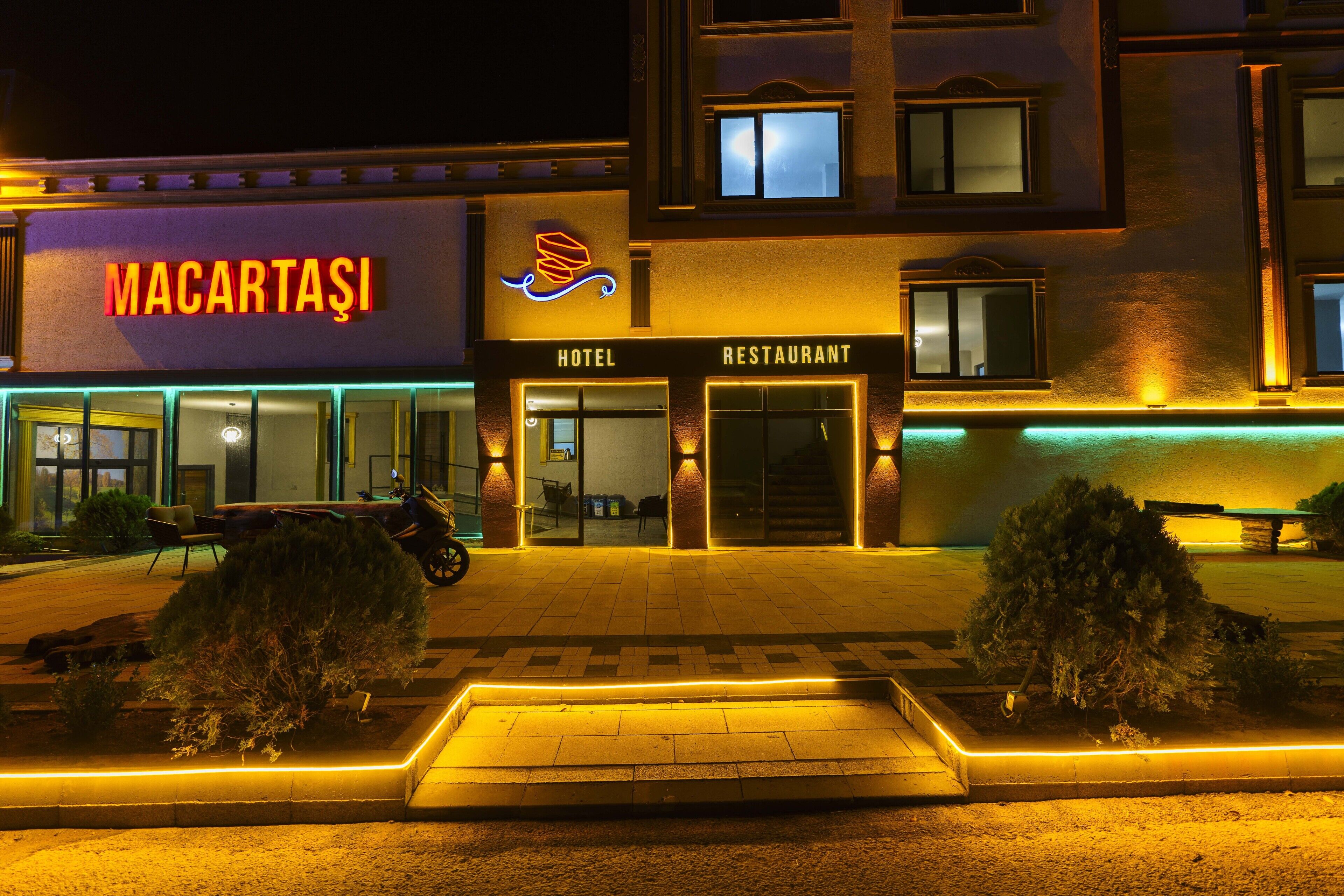 Macartasi Hotel