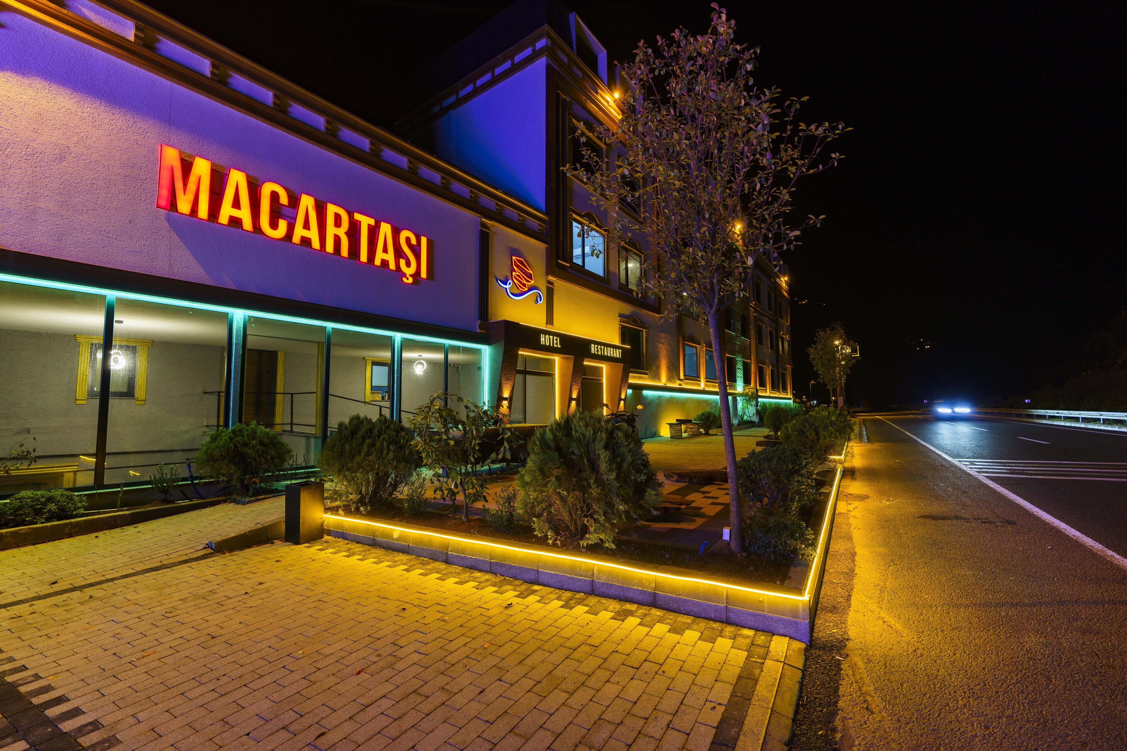 Macartasi Hotel