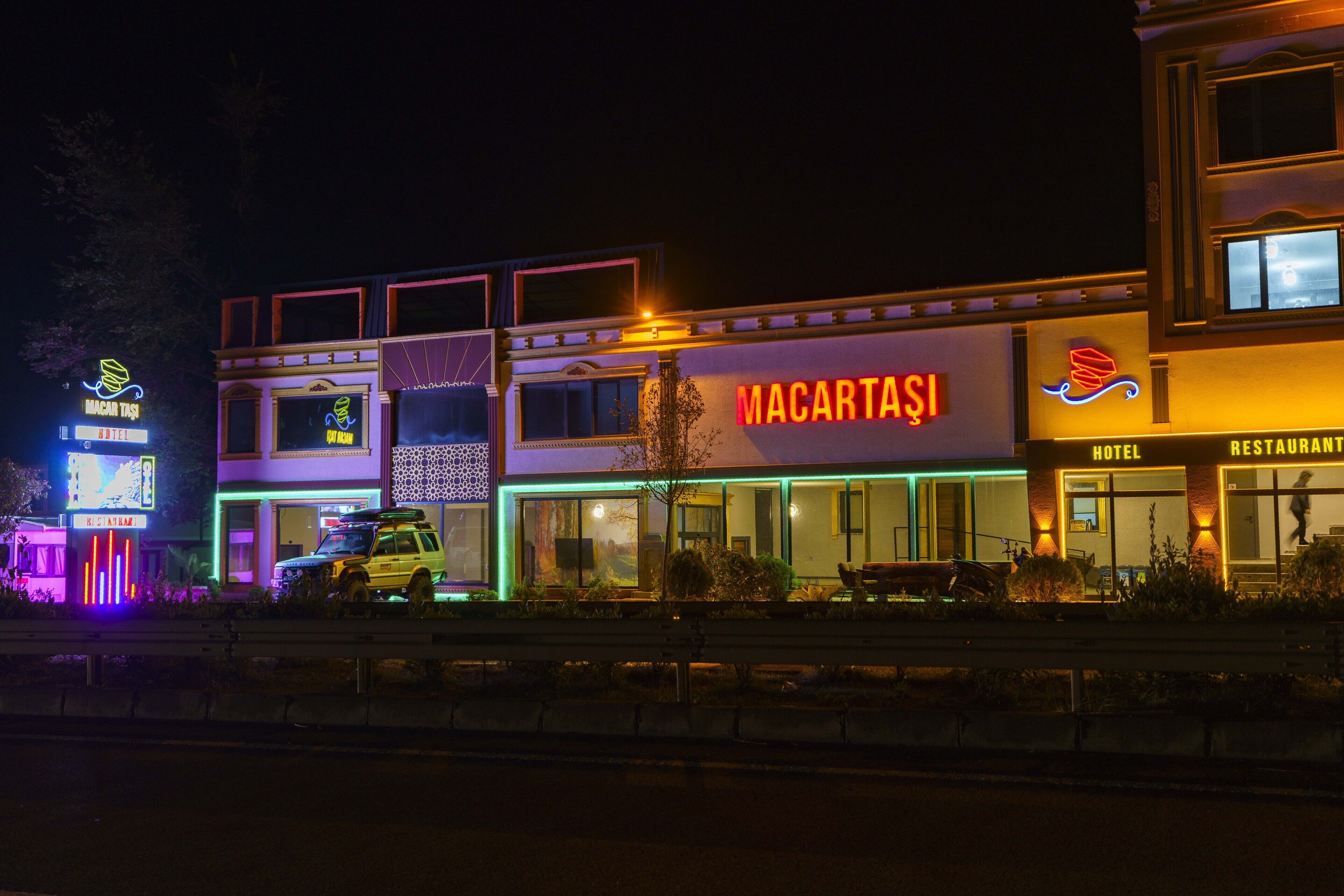 Macartasi Hotel