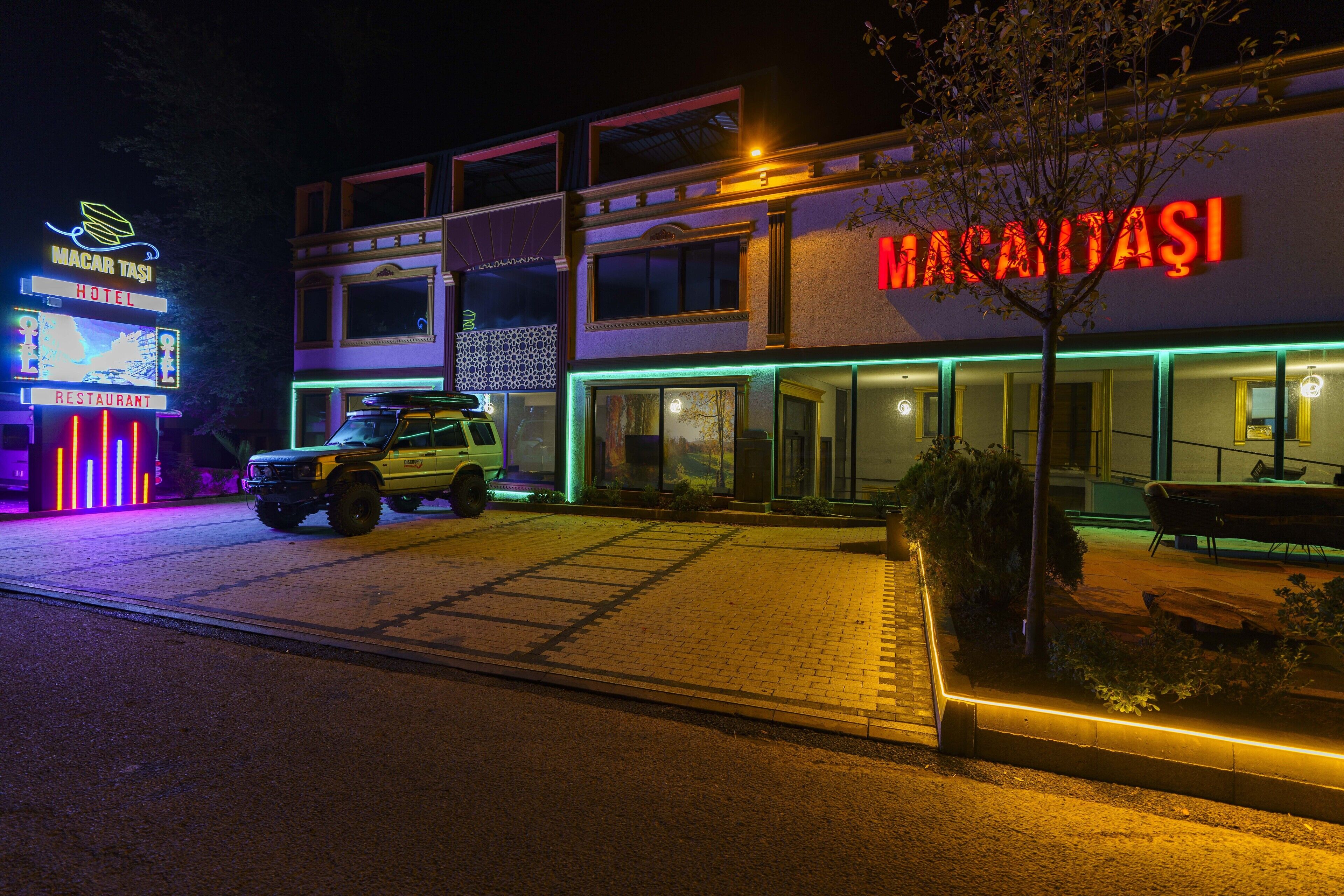 Macartasi Hotel