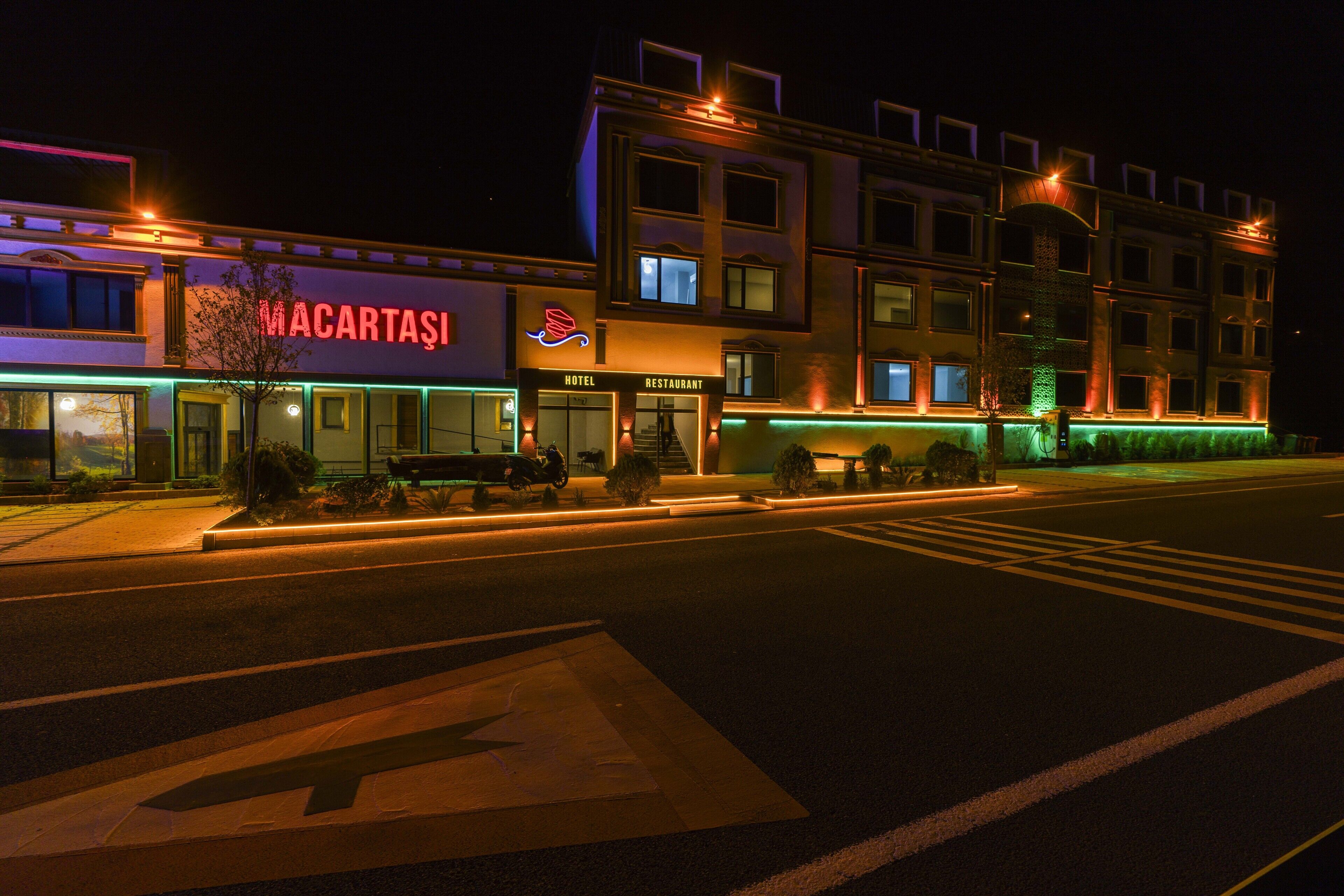 Macartasi Hotel