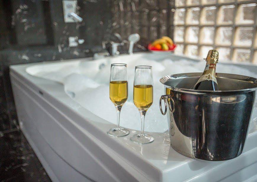 Abant Bahçeli Kösk