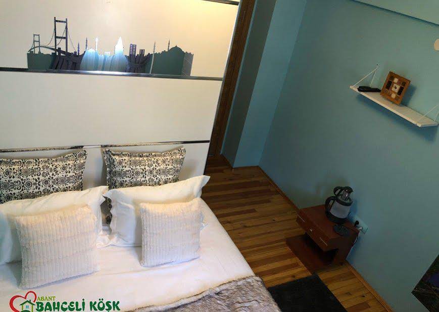 Abant Bahçeli Kösk